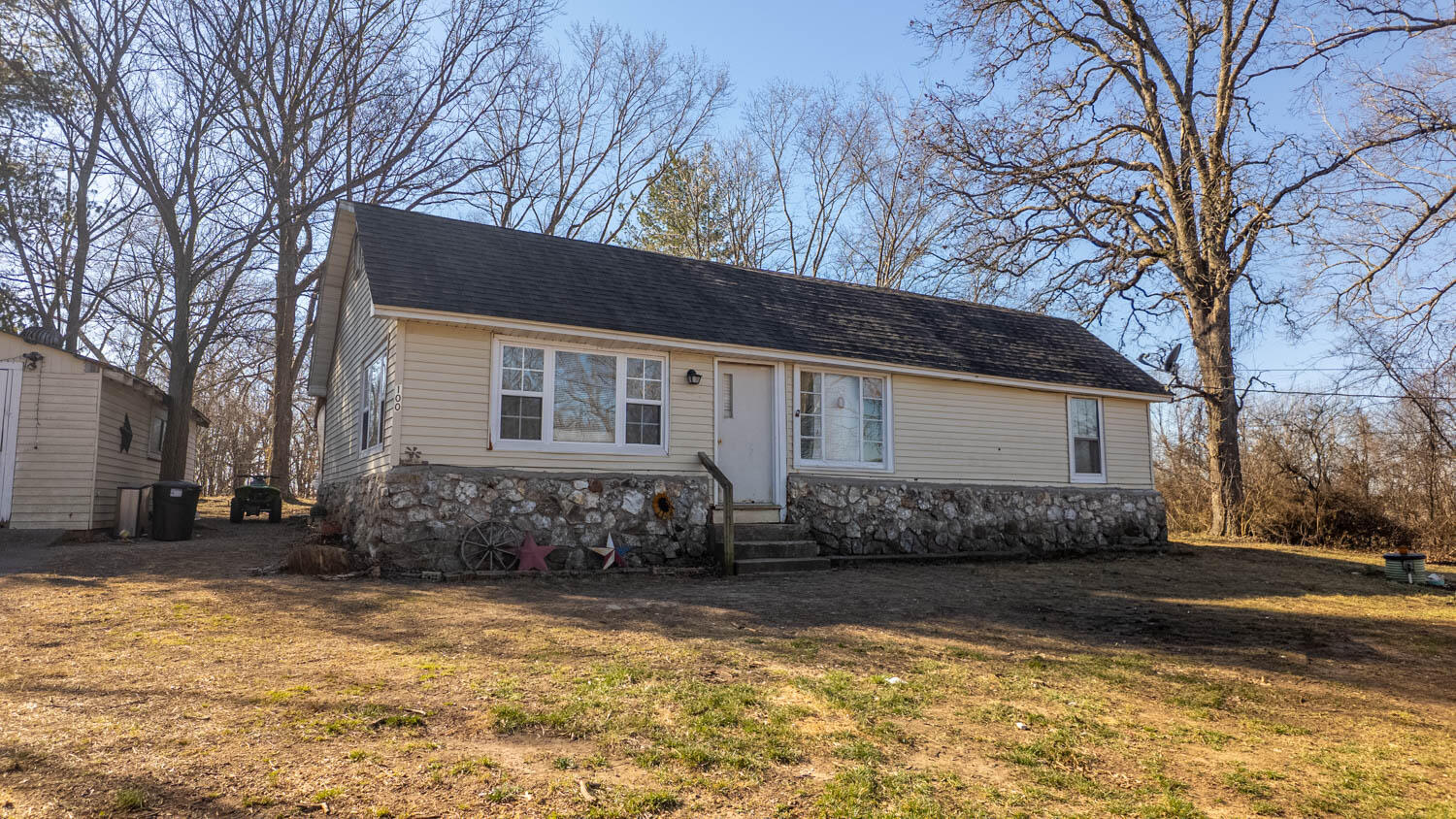 main property photo 9