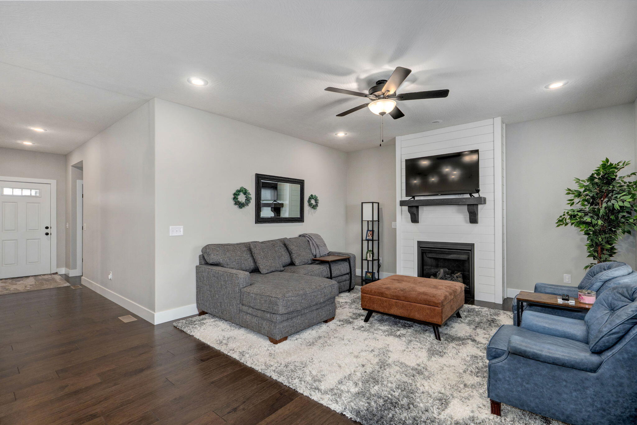 property viewer photo 3