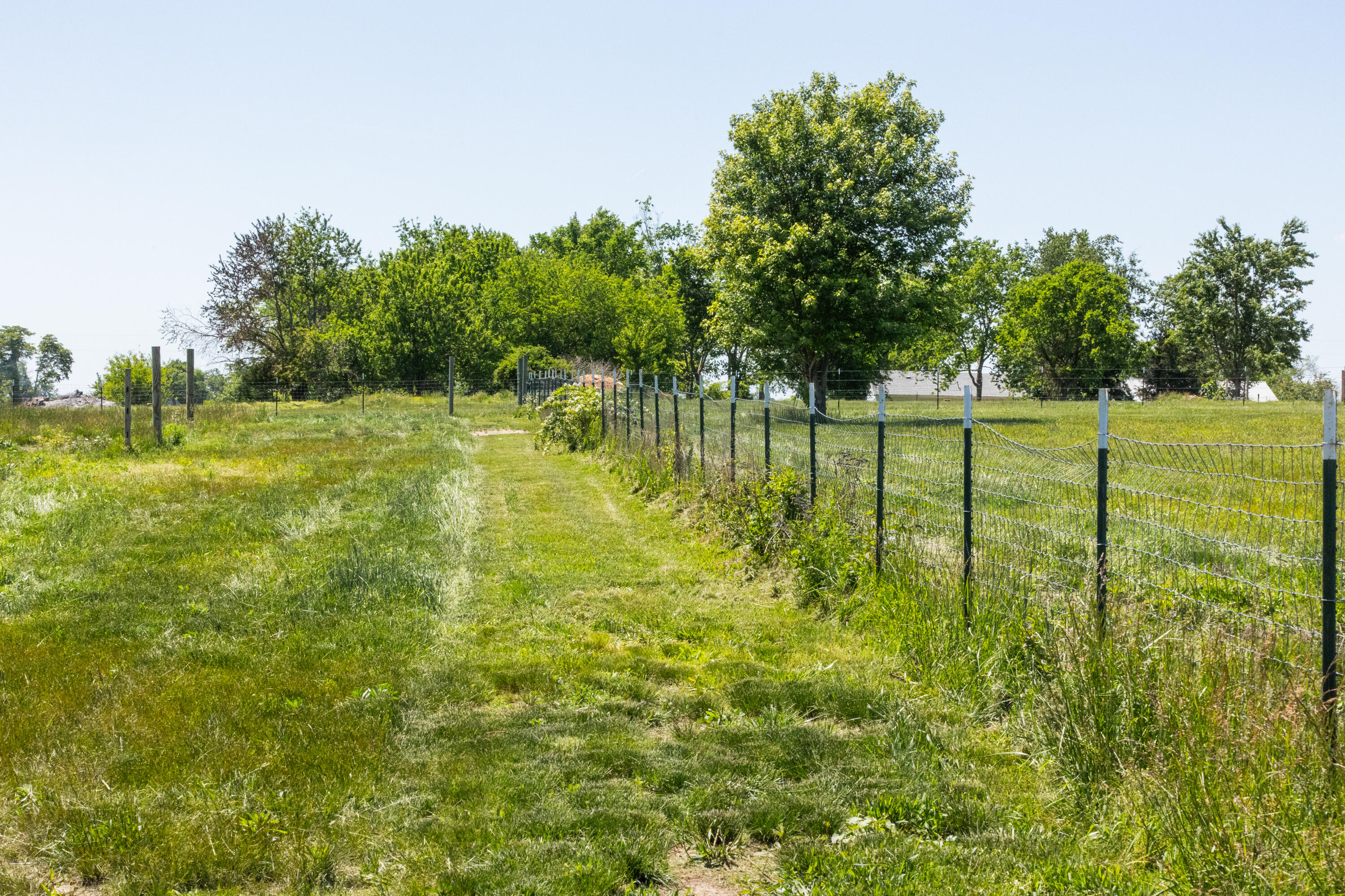 main property photo 40
