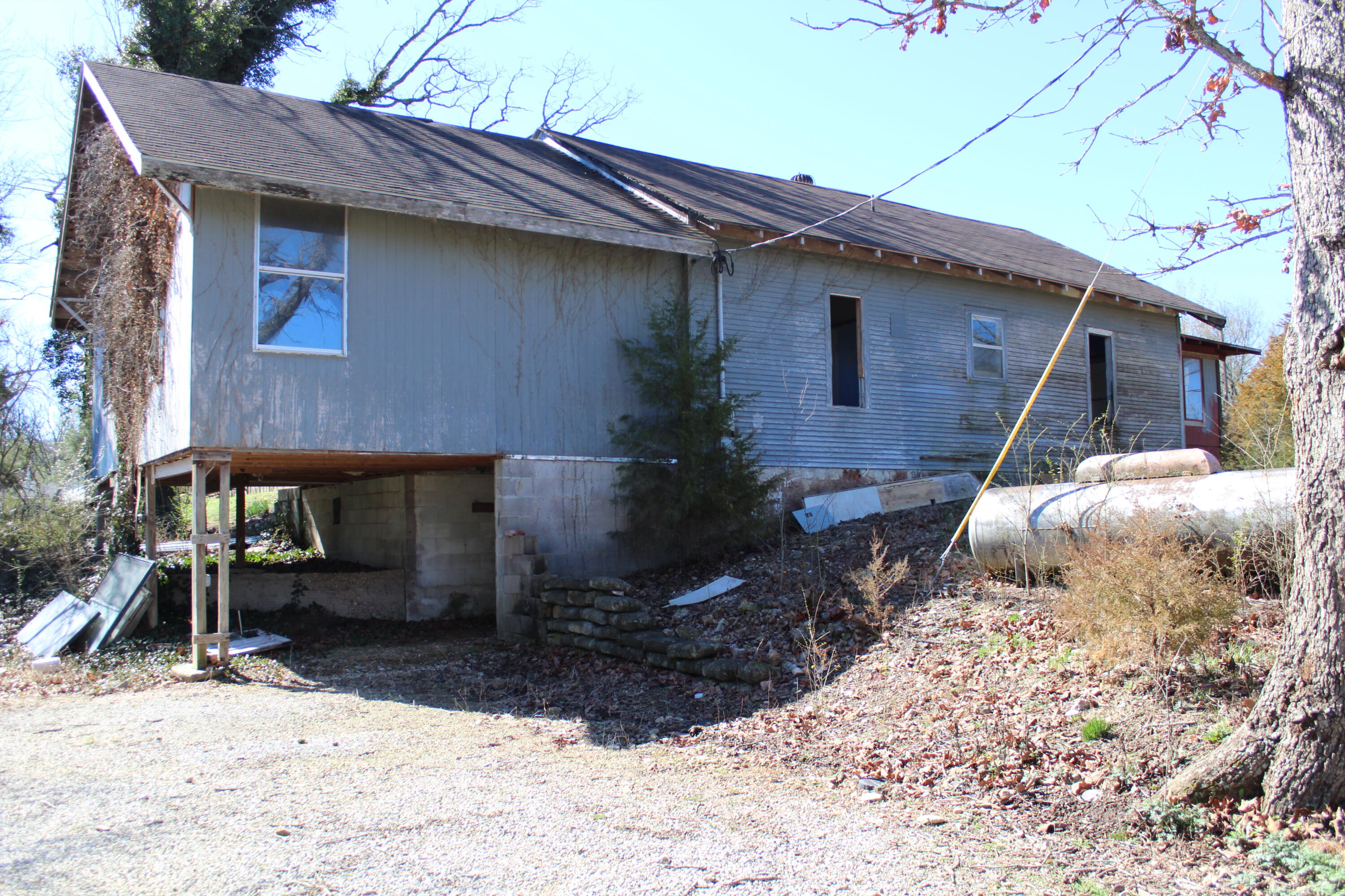 main property photo 9