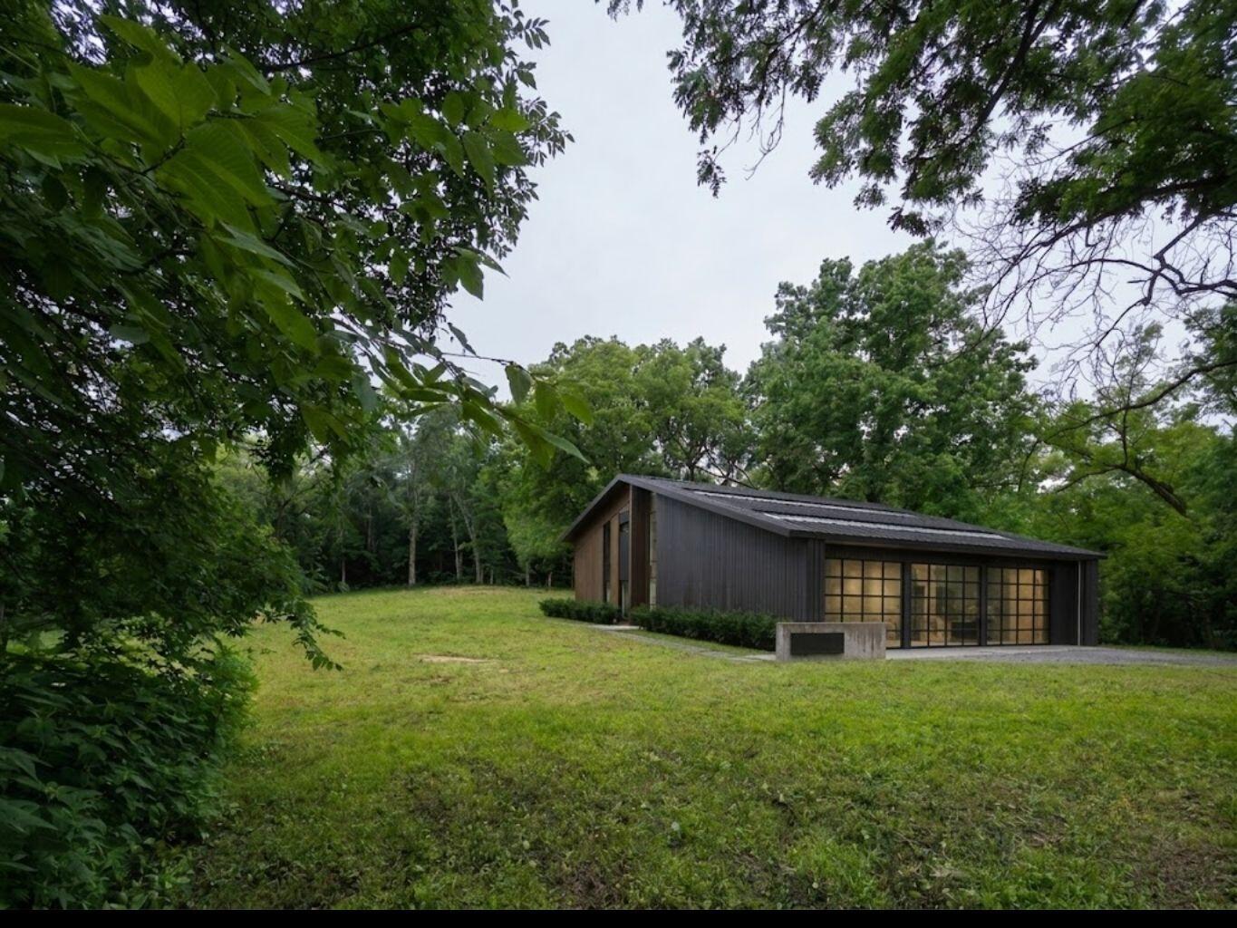 main property photo 9