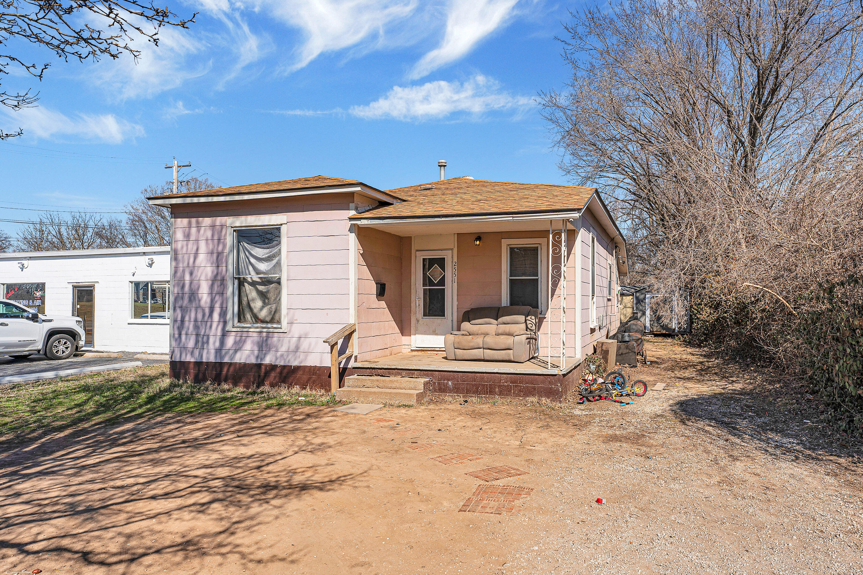 main property photo 2