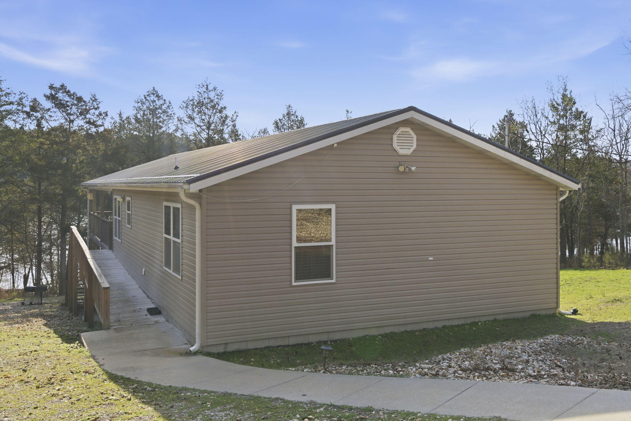 main property photo 34