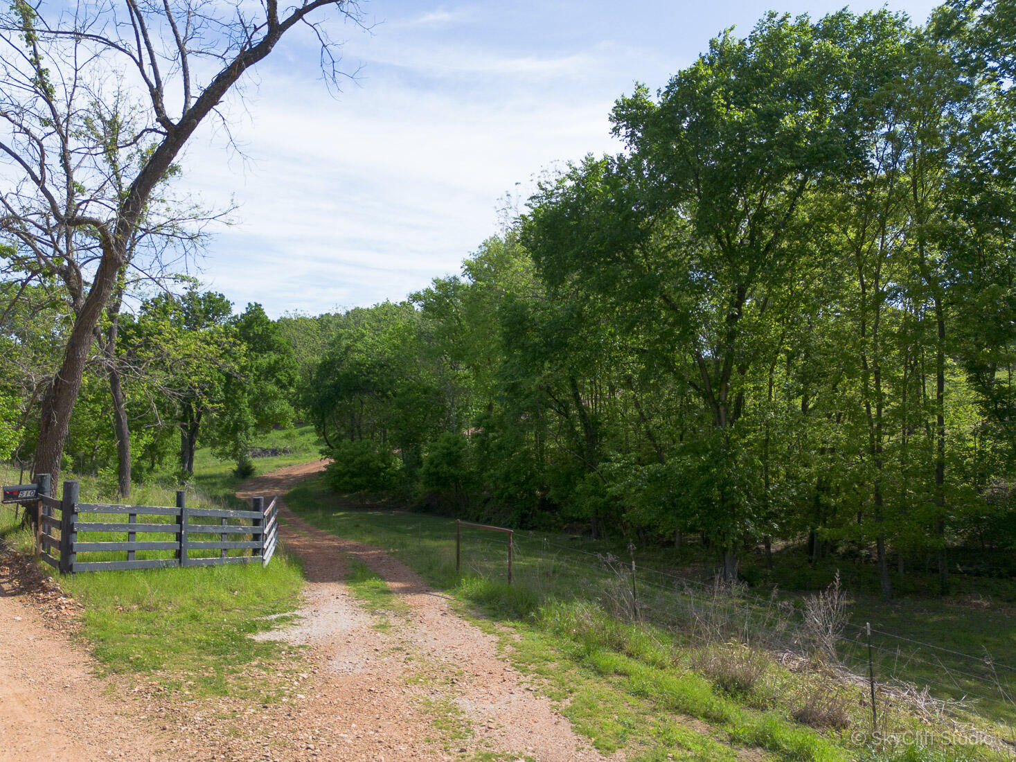 main property photo 37