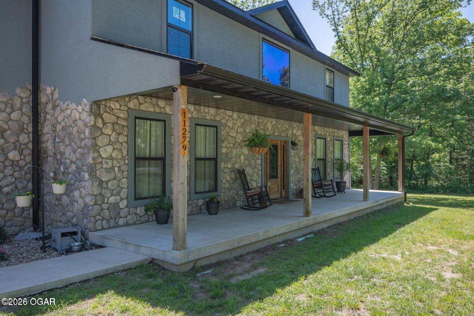main property photo 13