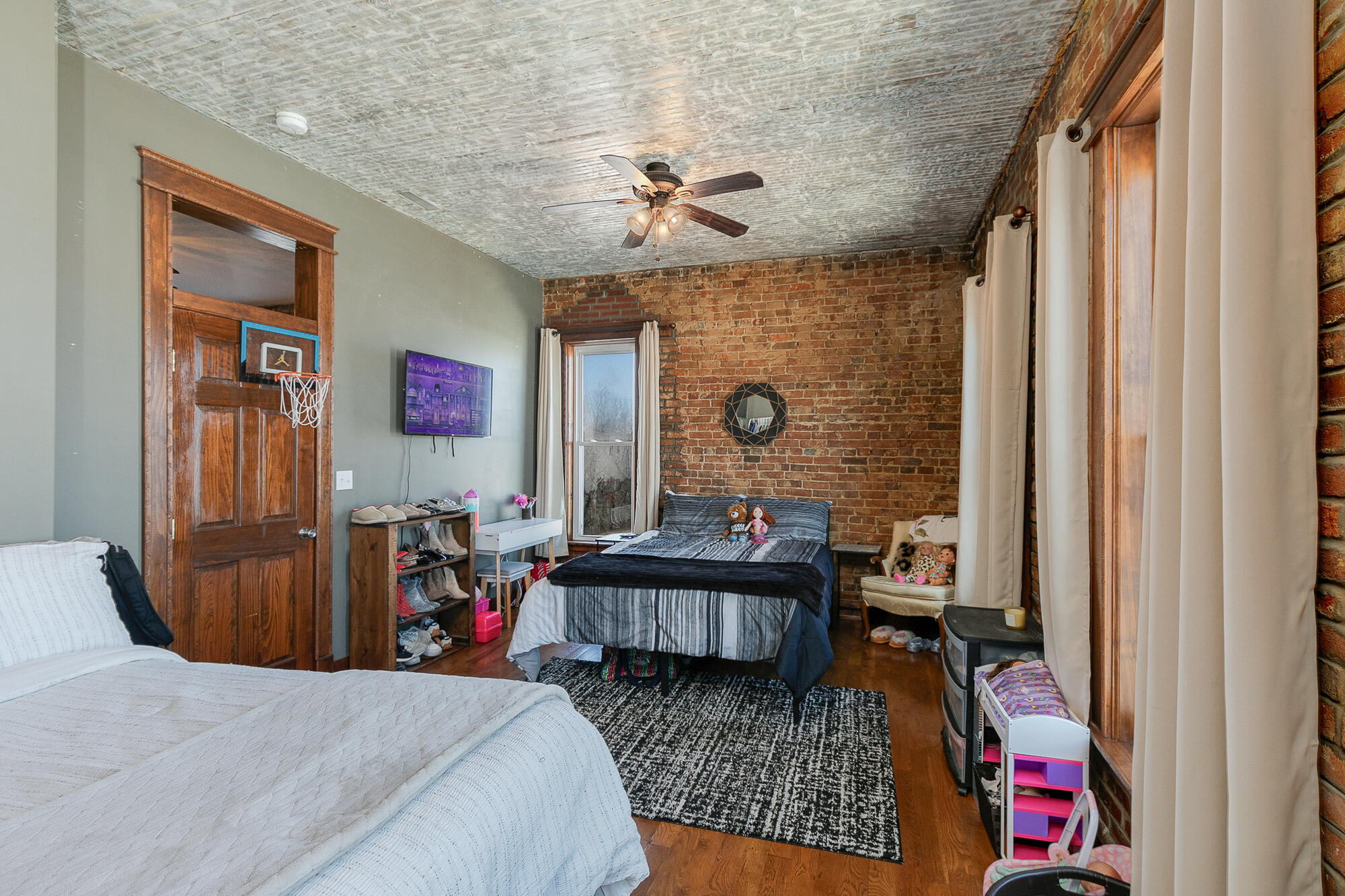 main property photo 27