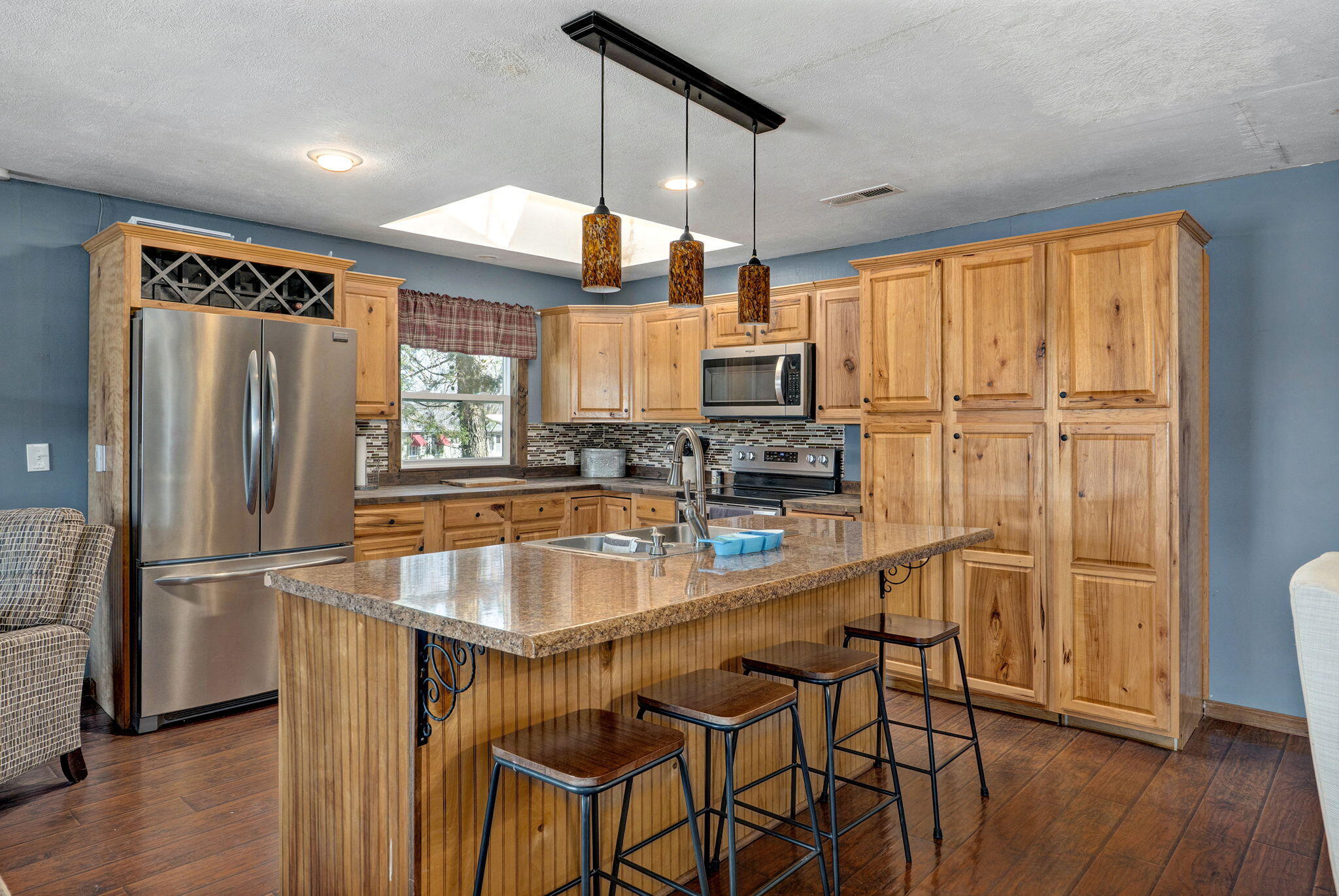 main property photo 11