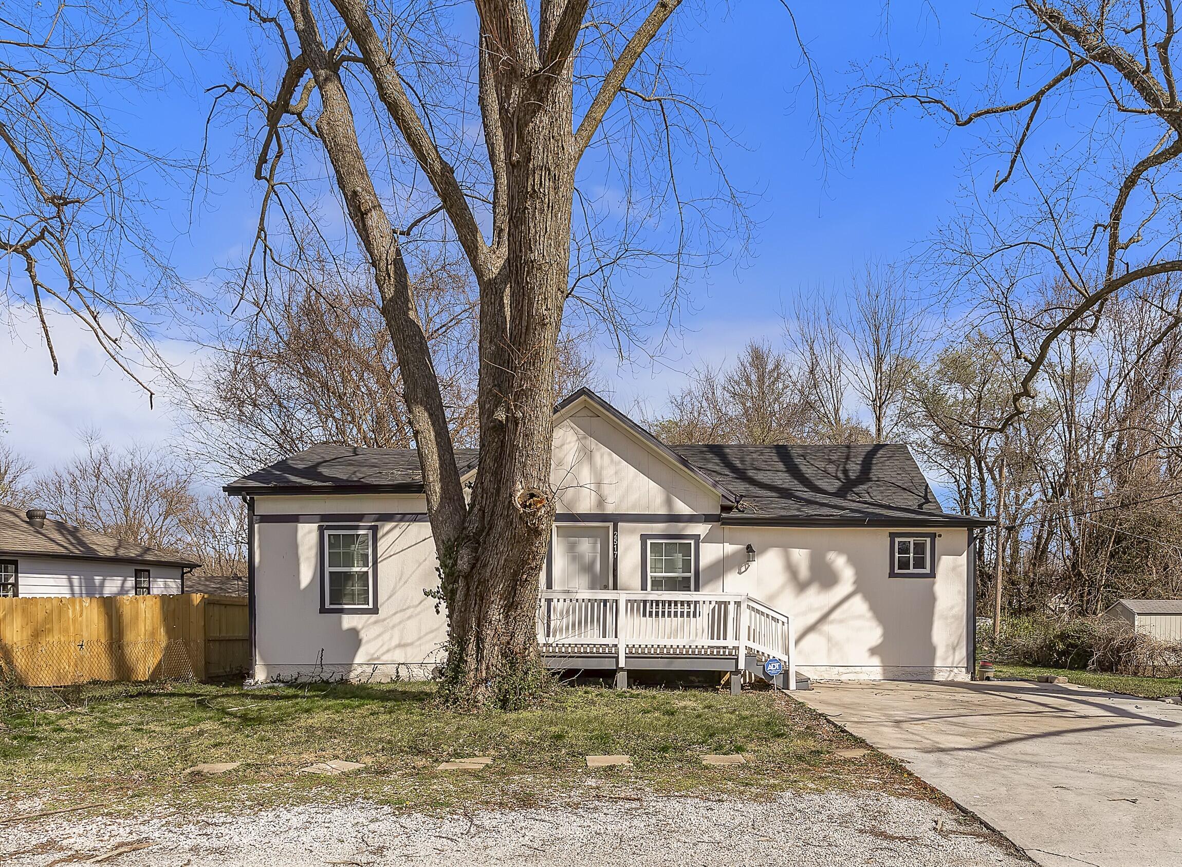main property photo 2
