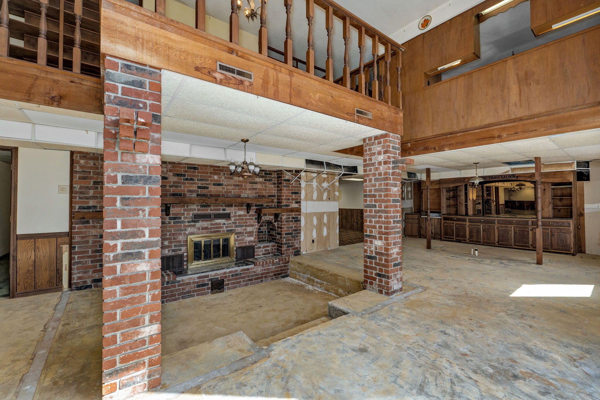 main property photo 44