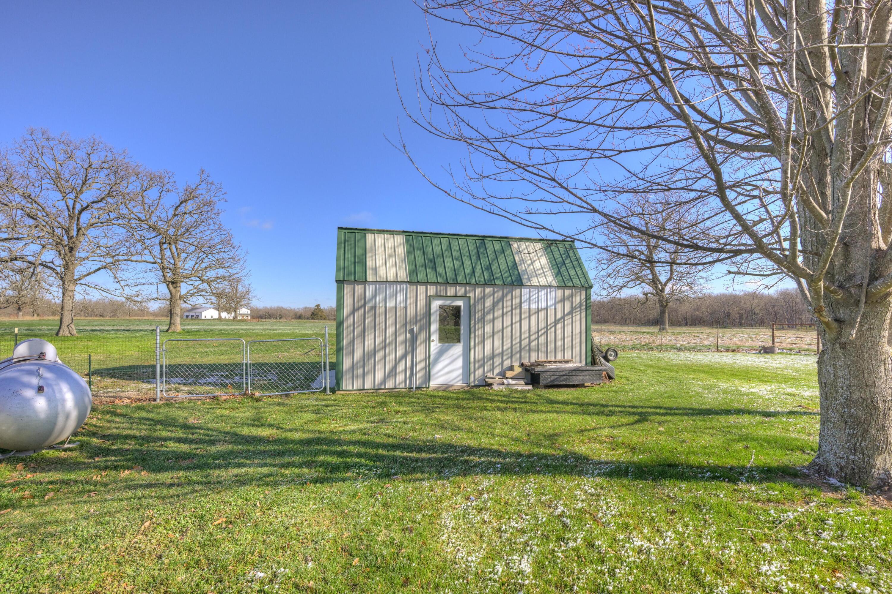 main property photo 36