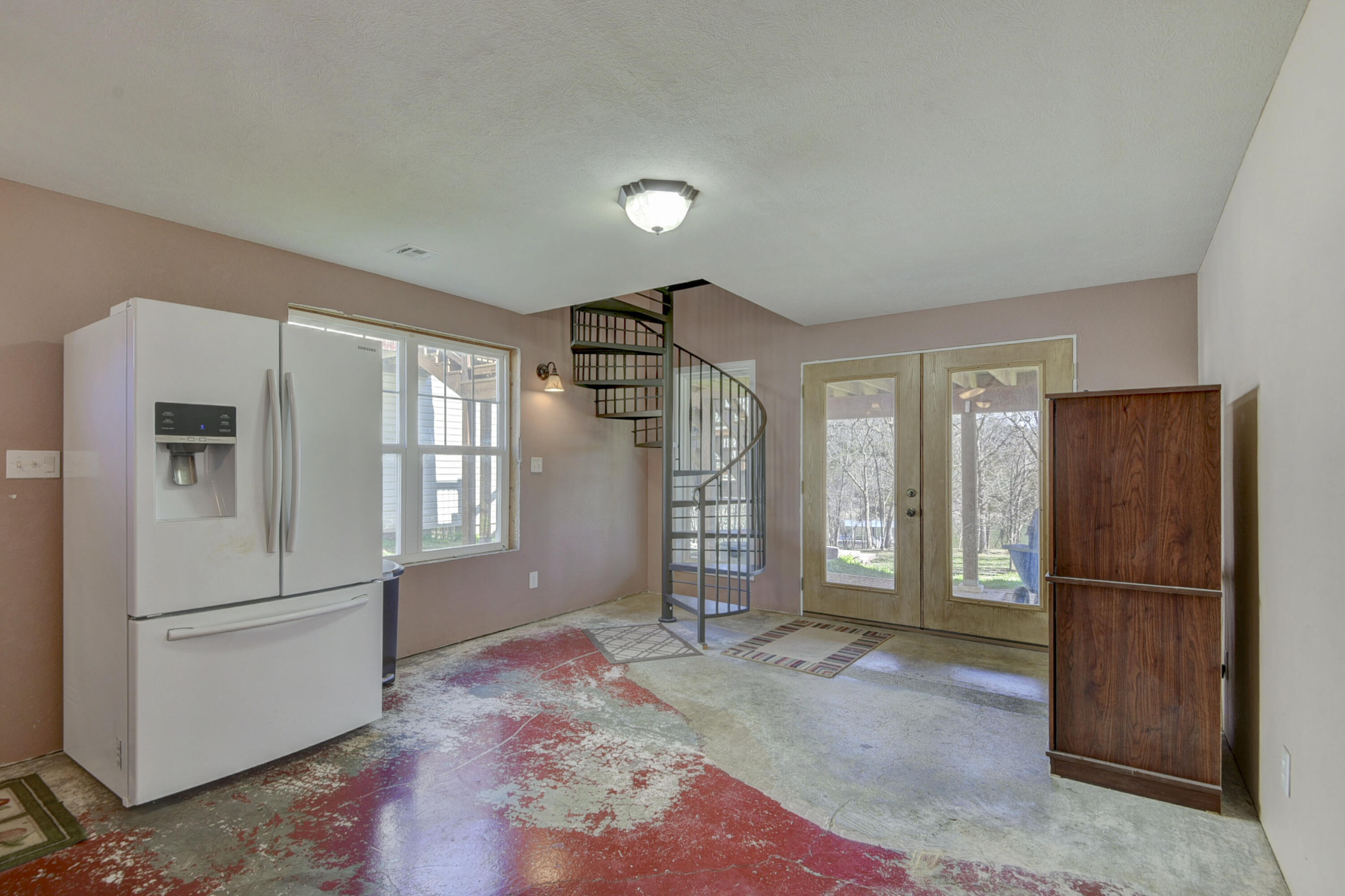 main property photo 33