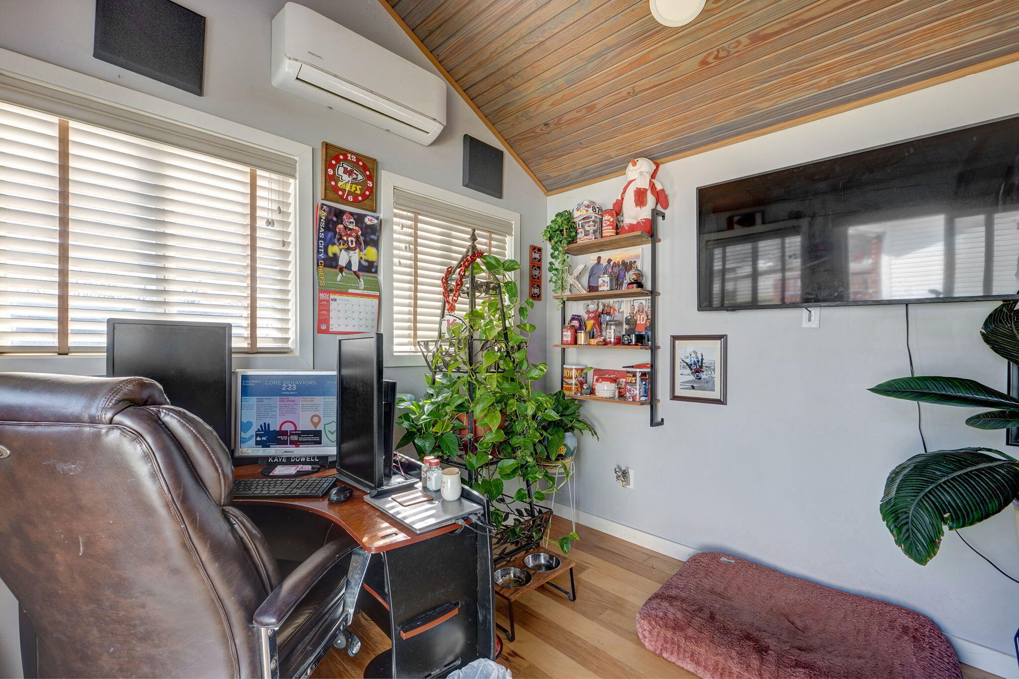 main property photo 30