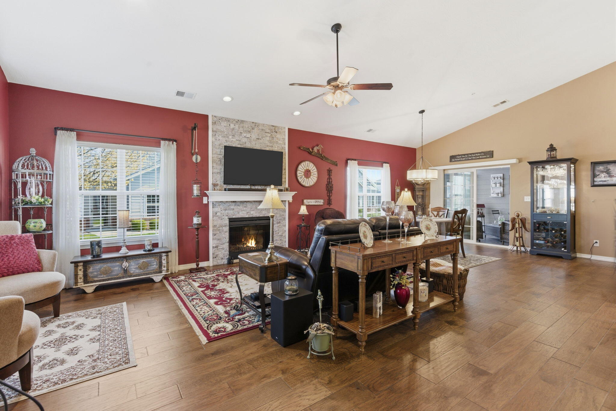 main property photo 4