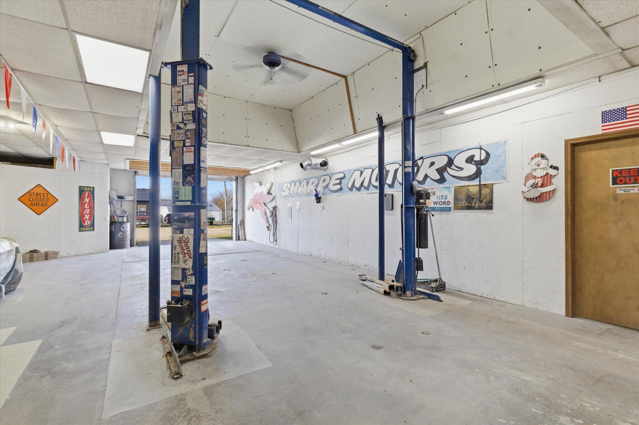 main property photo 14