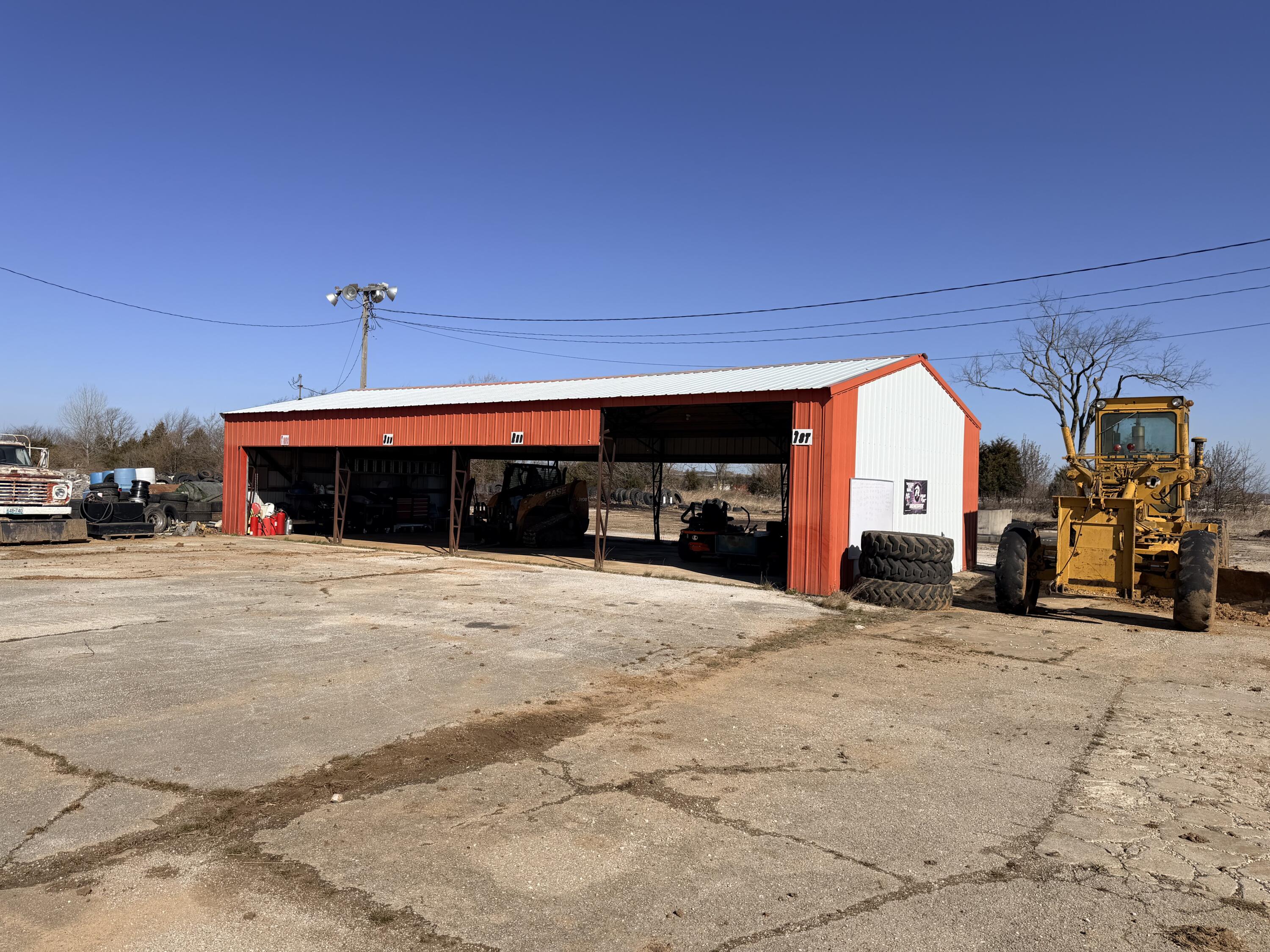 main property photo 13