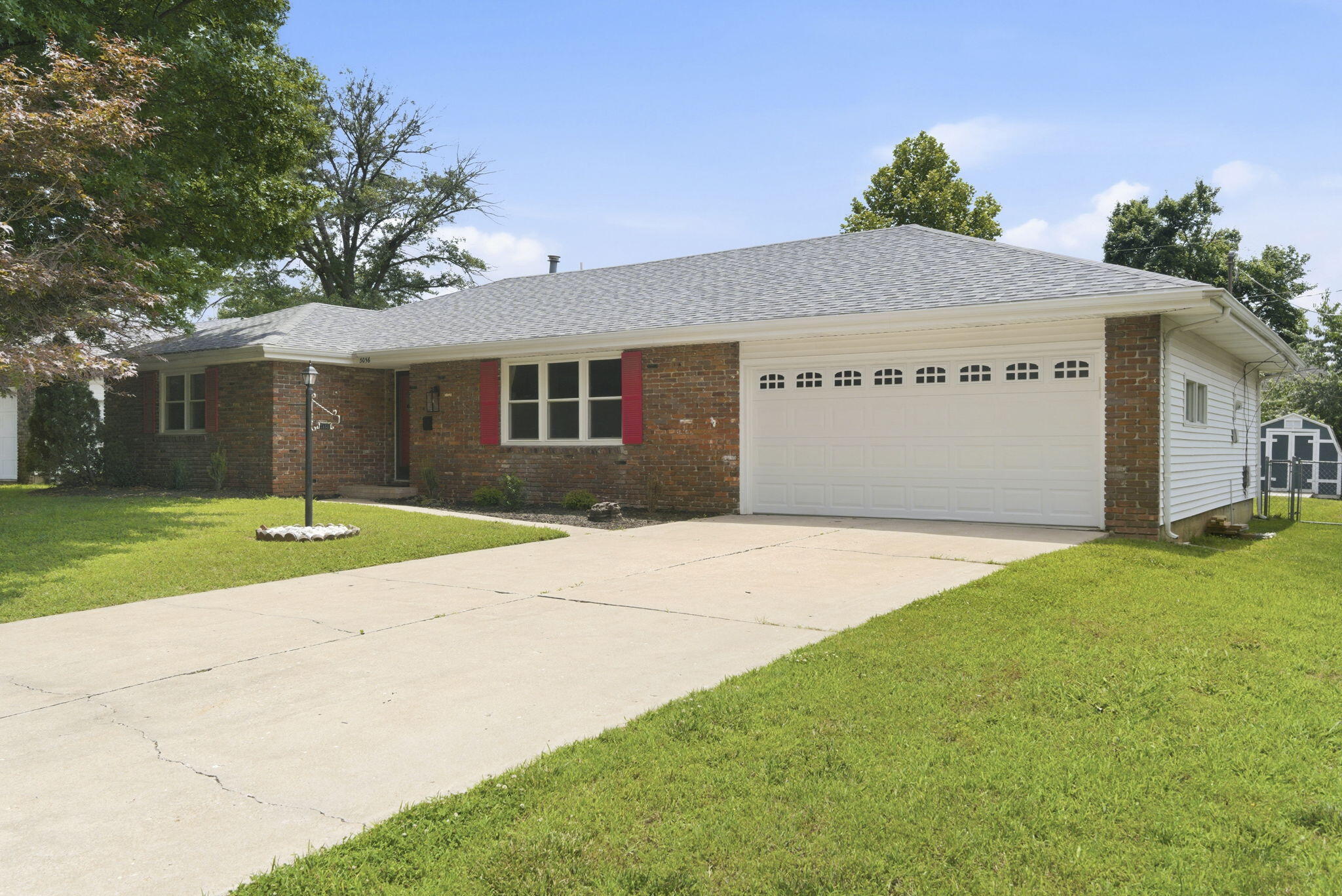 property viewer photo 3