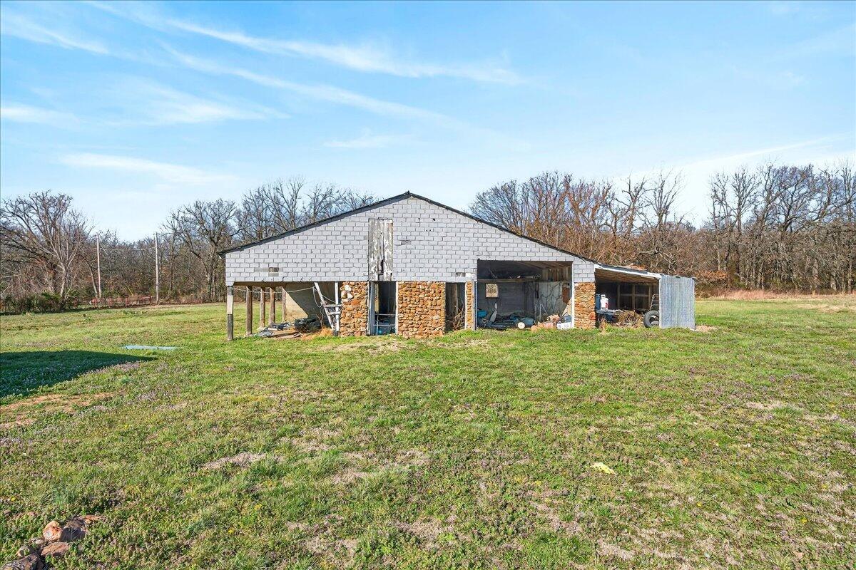 main property photo 9