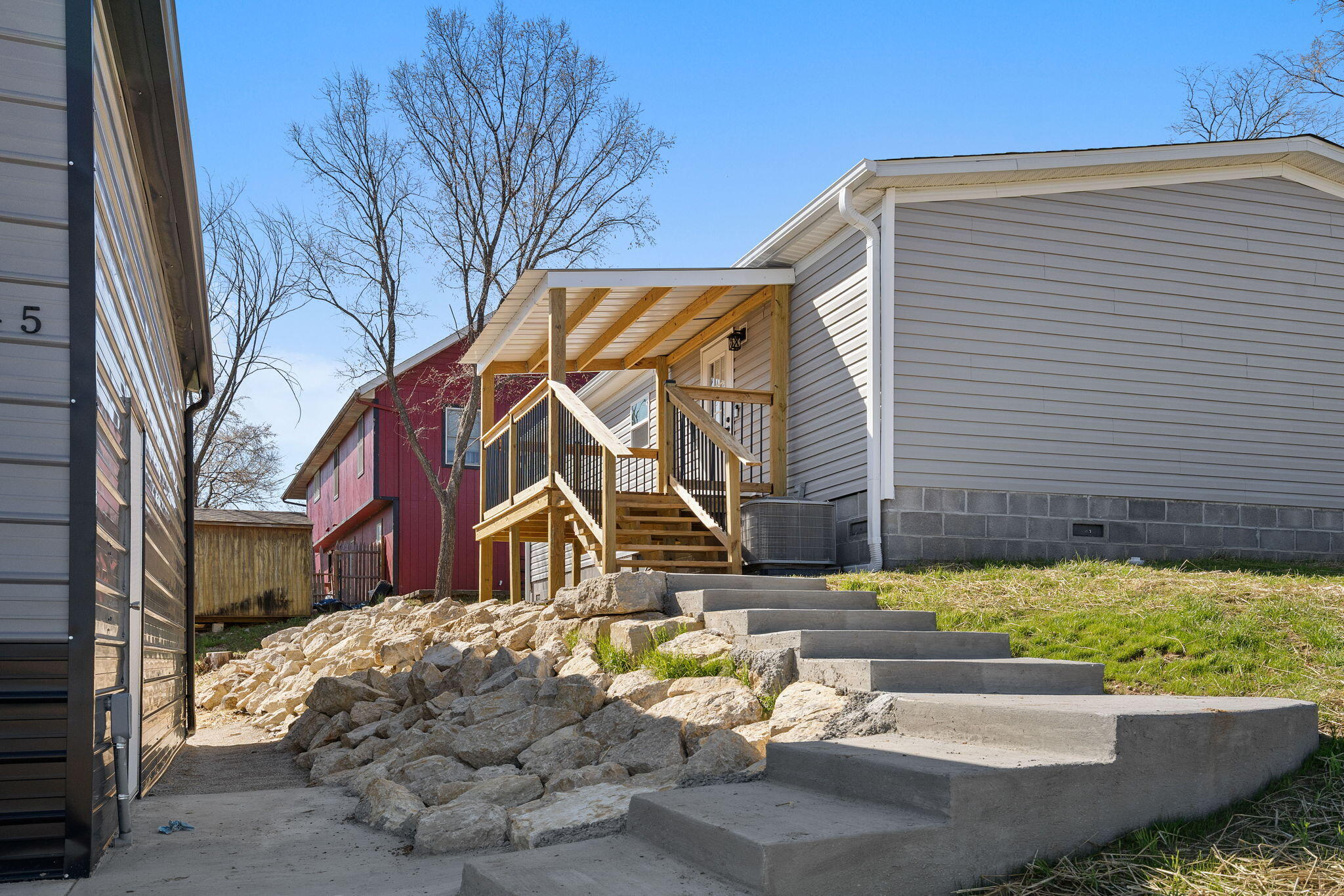 main property photo 23