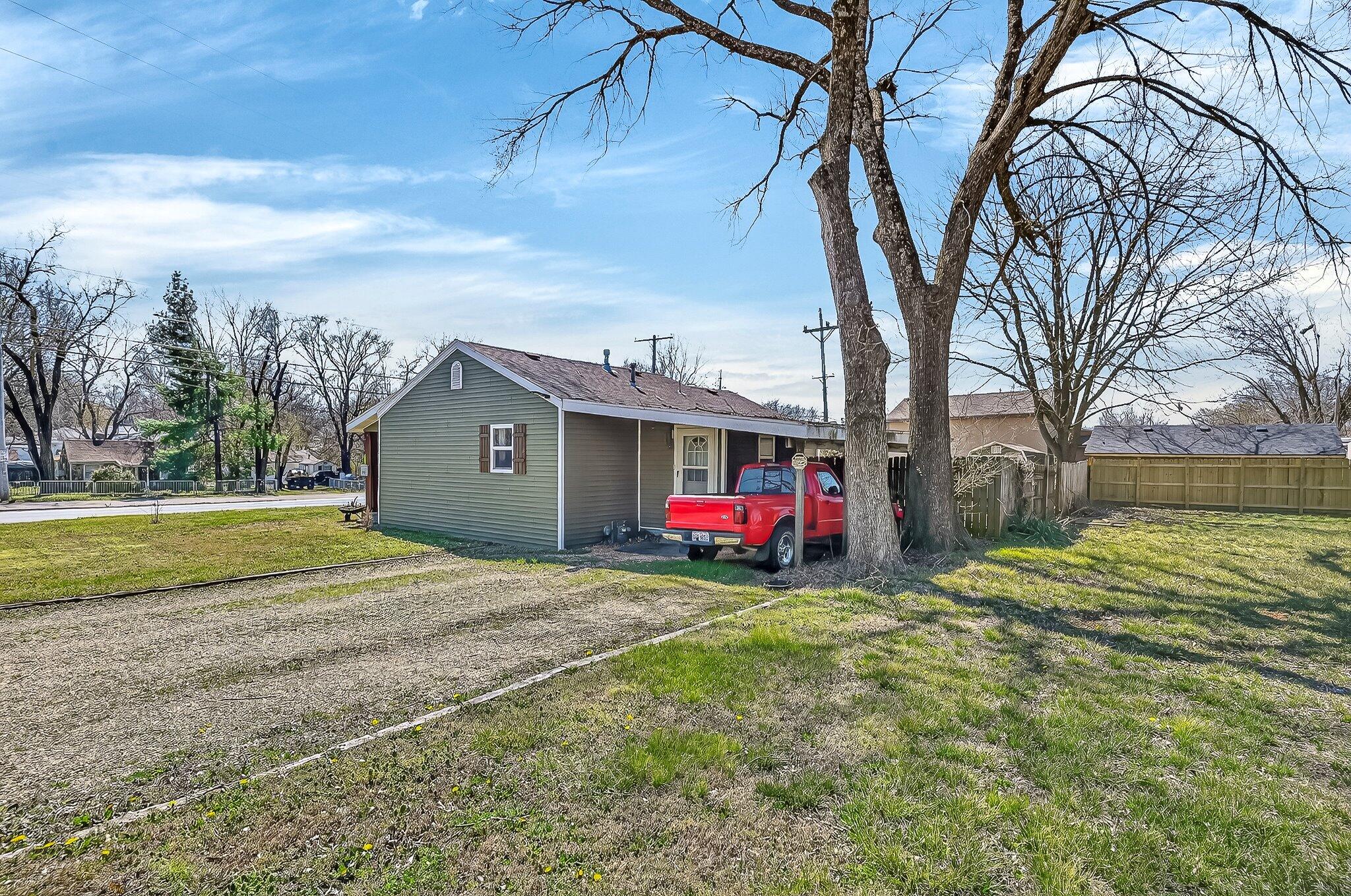 main property photo 16
