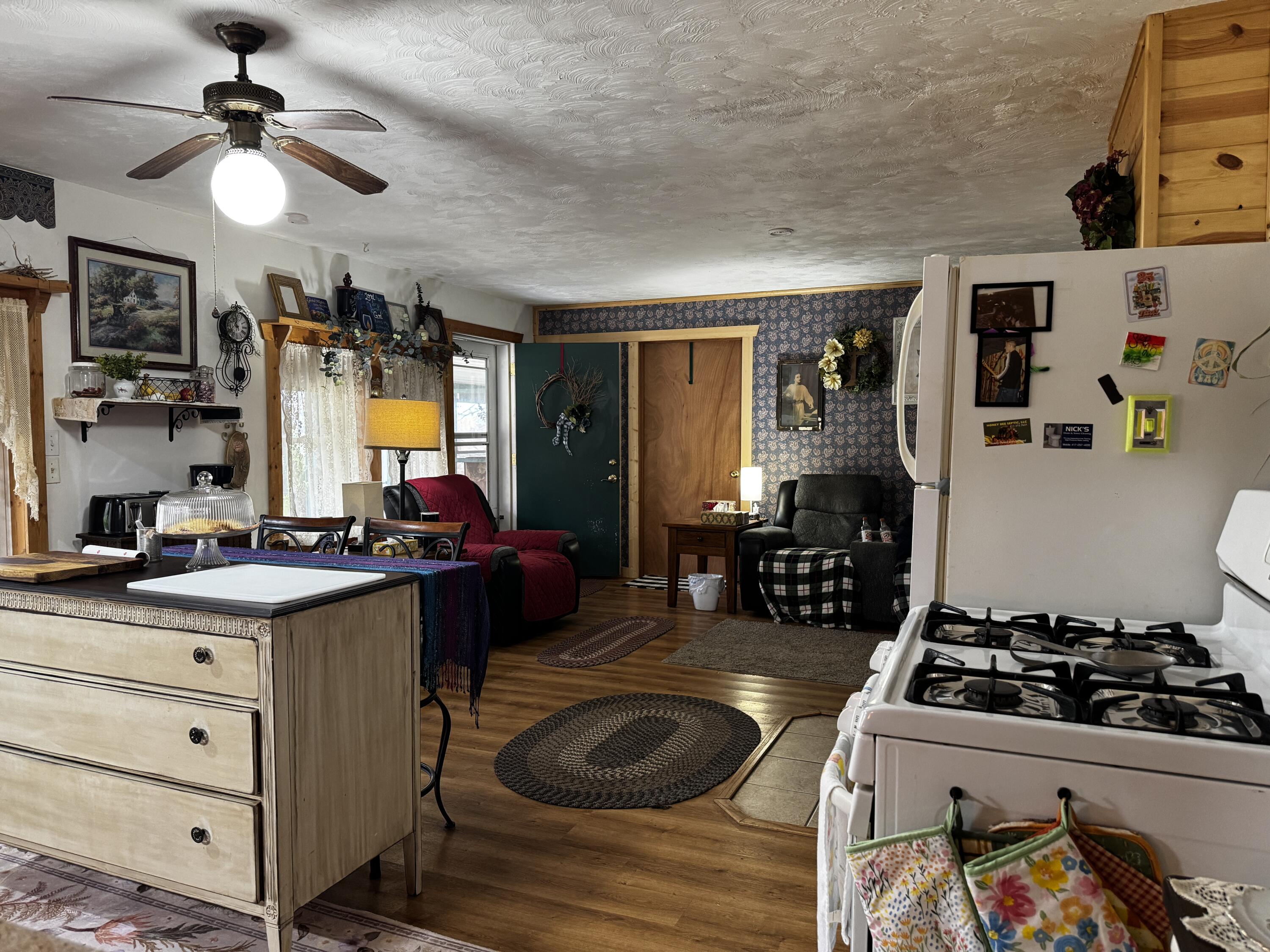 main property photo 17
