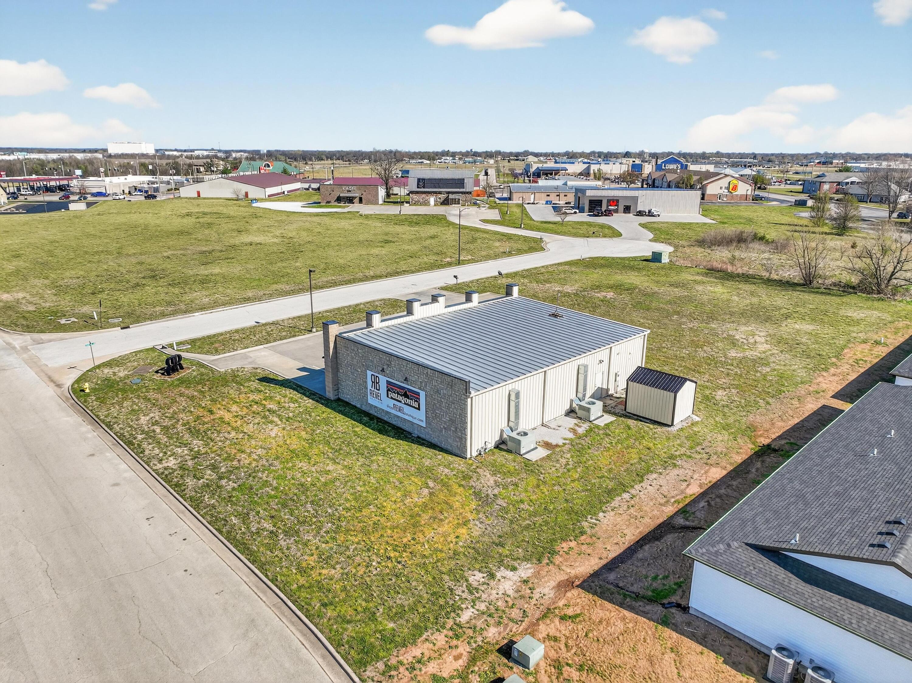 main property photo 14