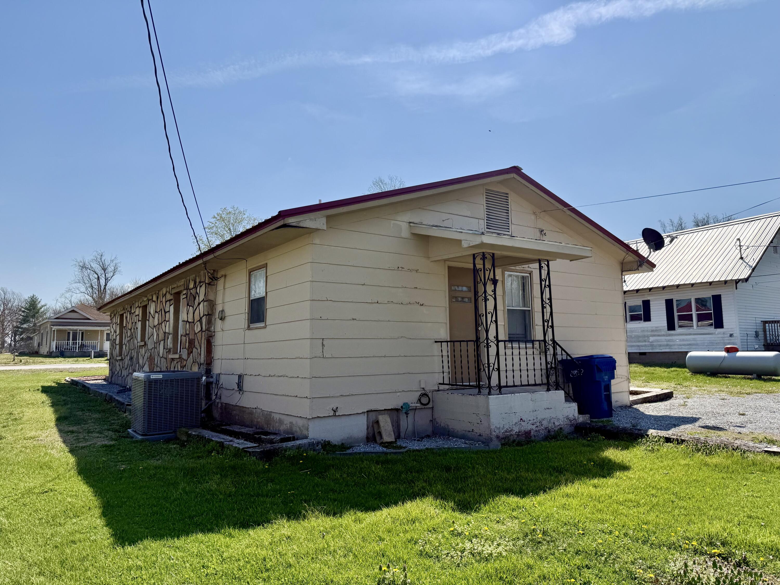 main property photo 20
