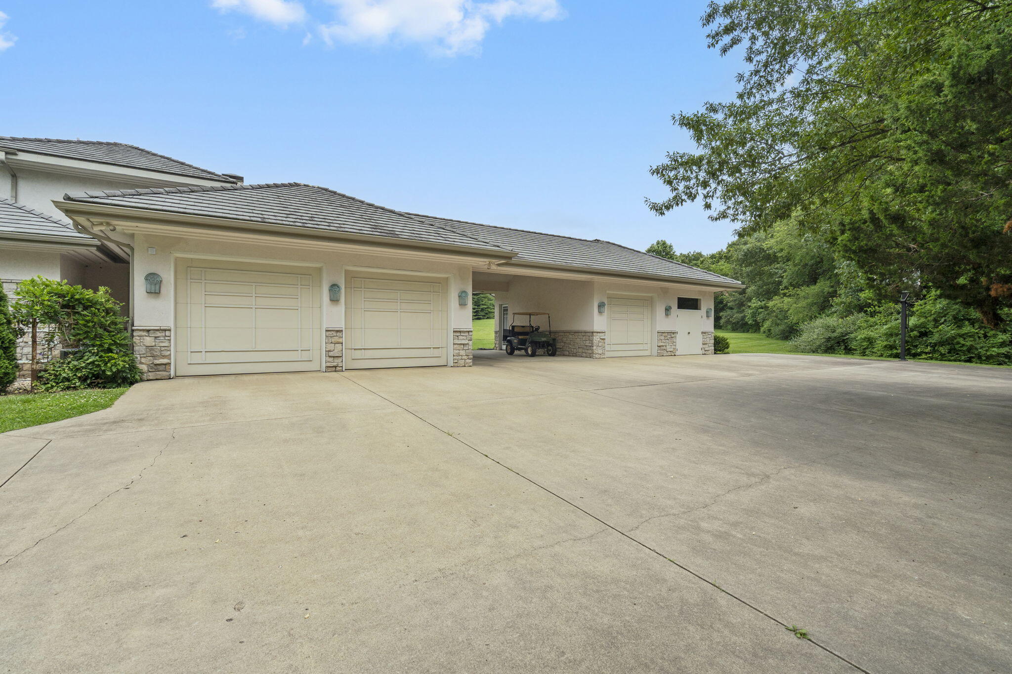 main property photo 99