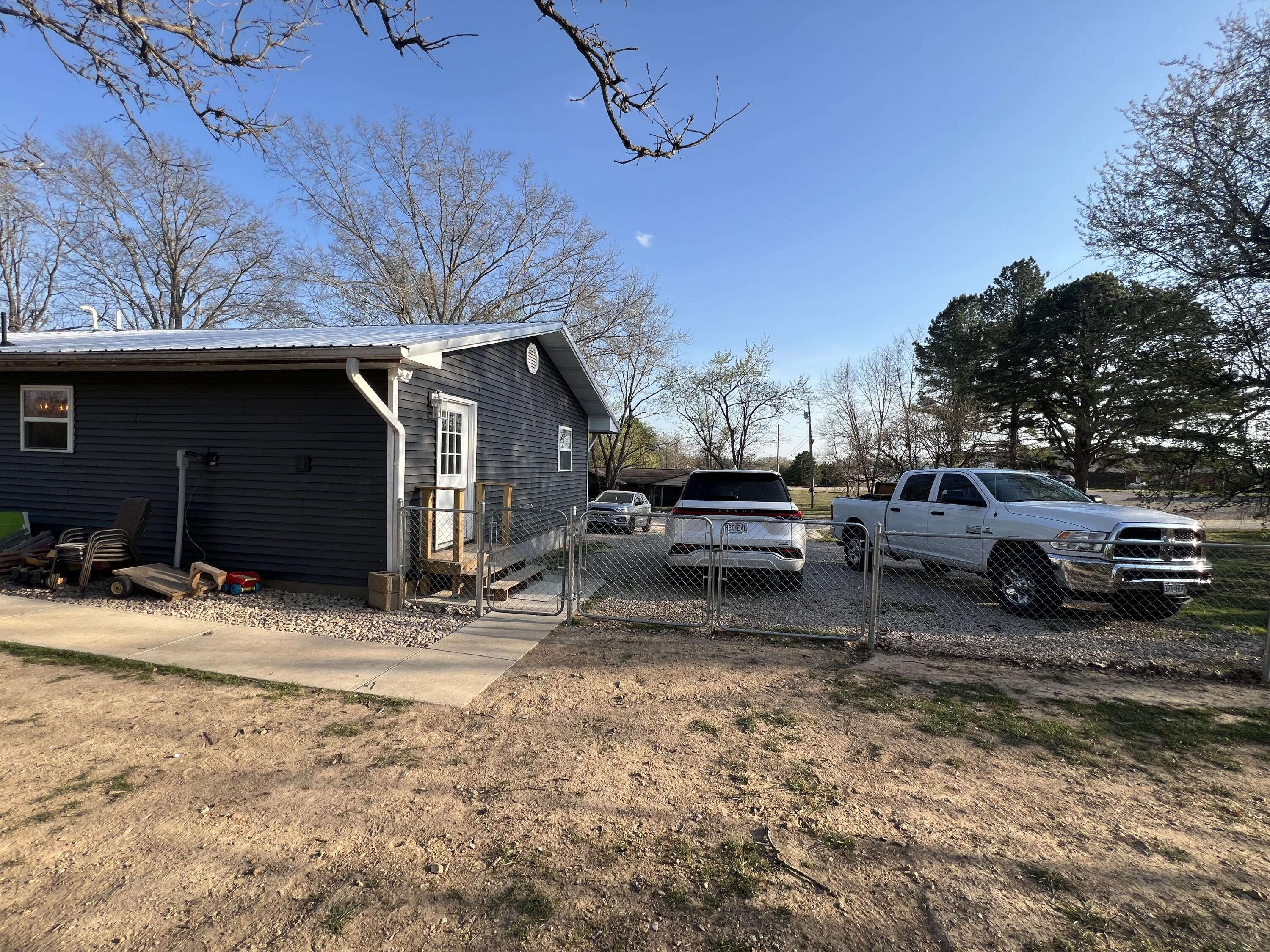 main property photo 41