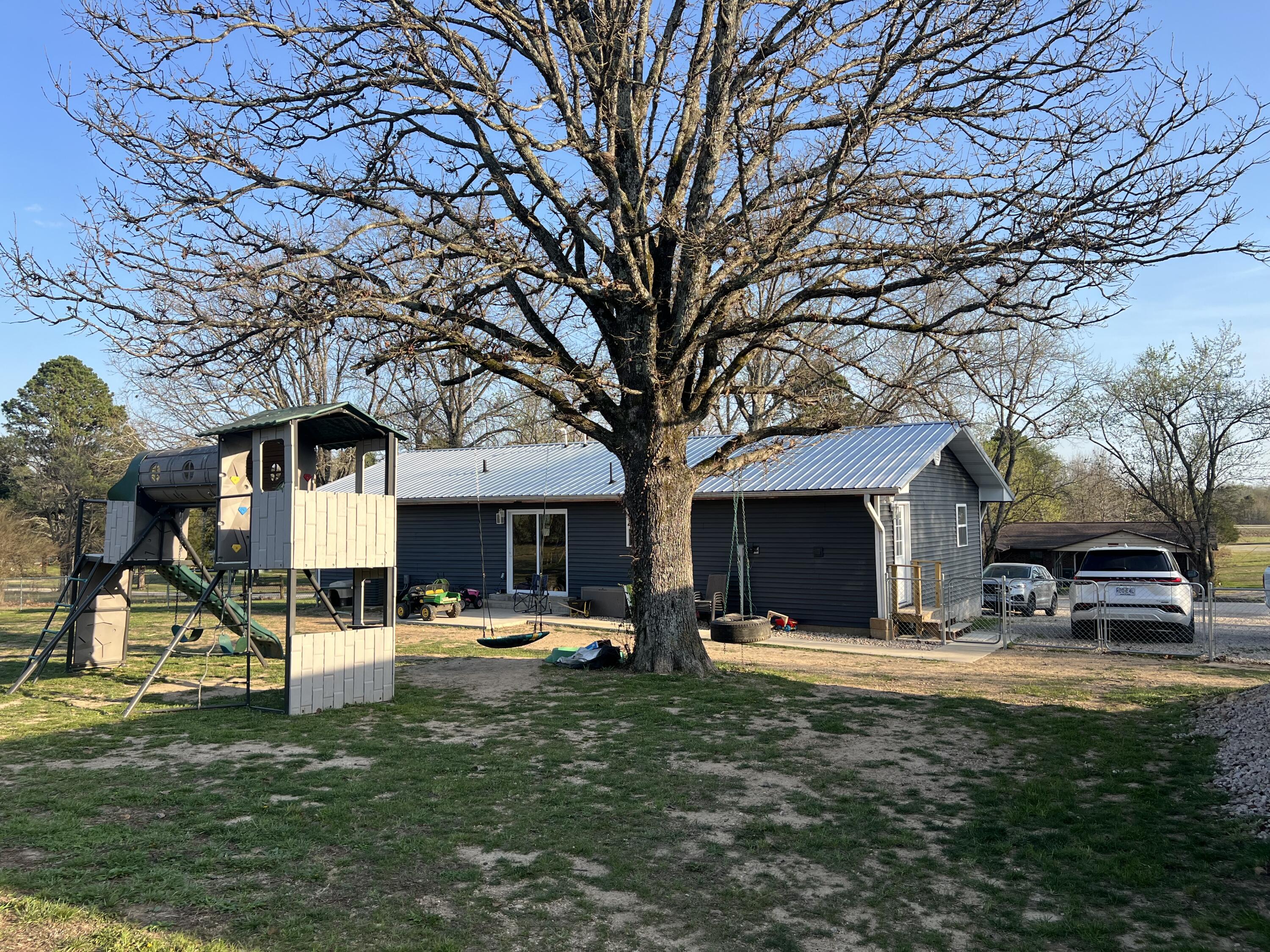 main property photo 45