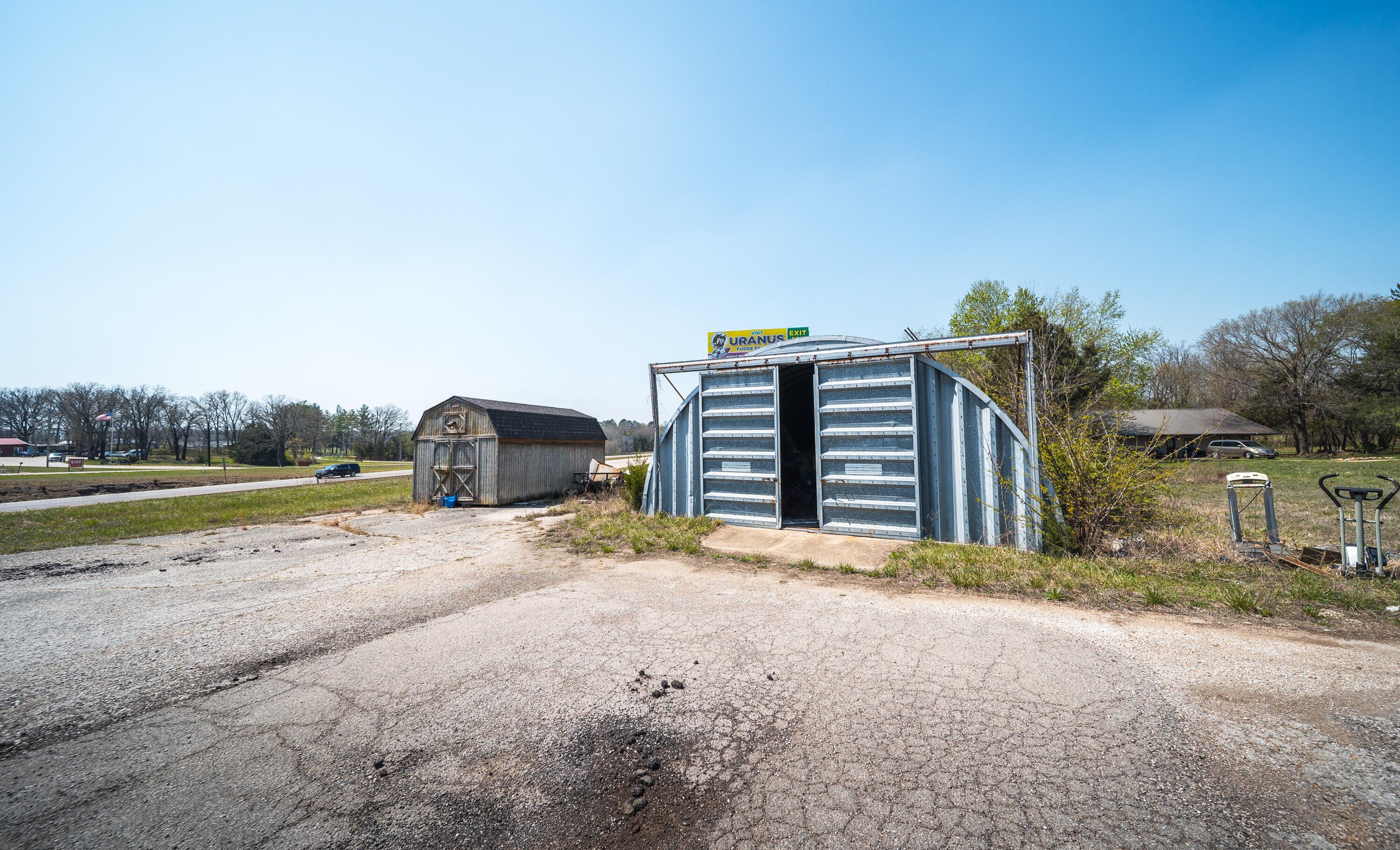 main property photo 20
