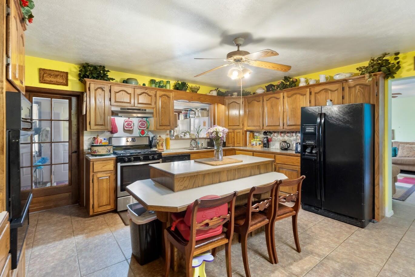 main property photo 5