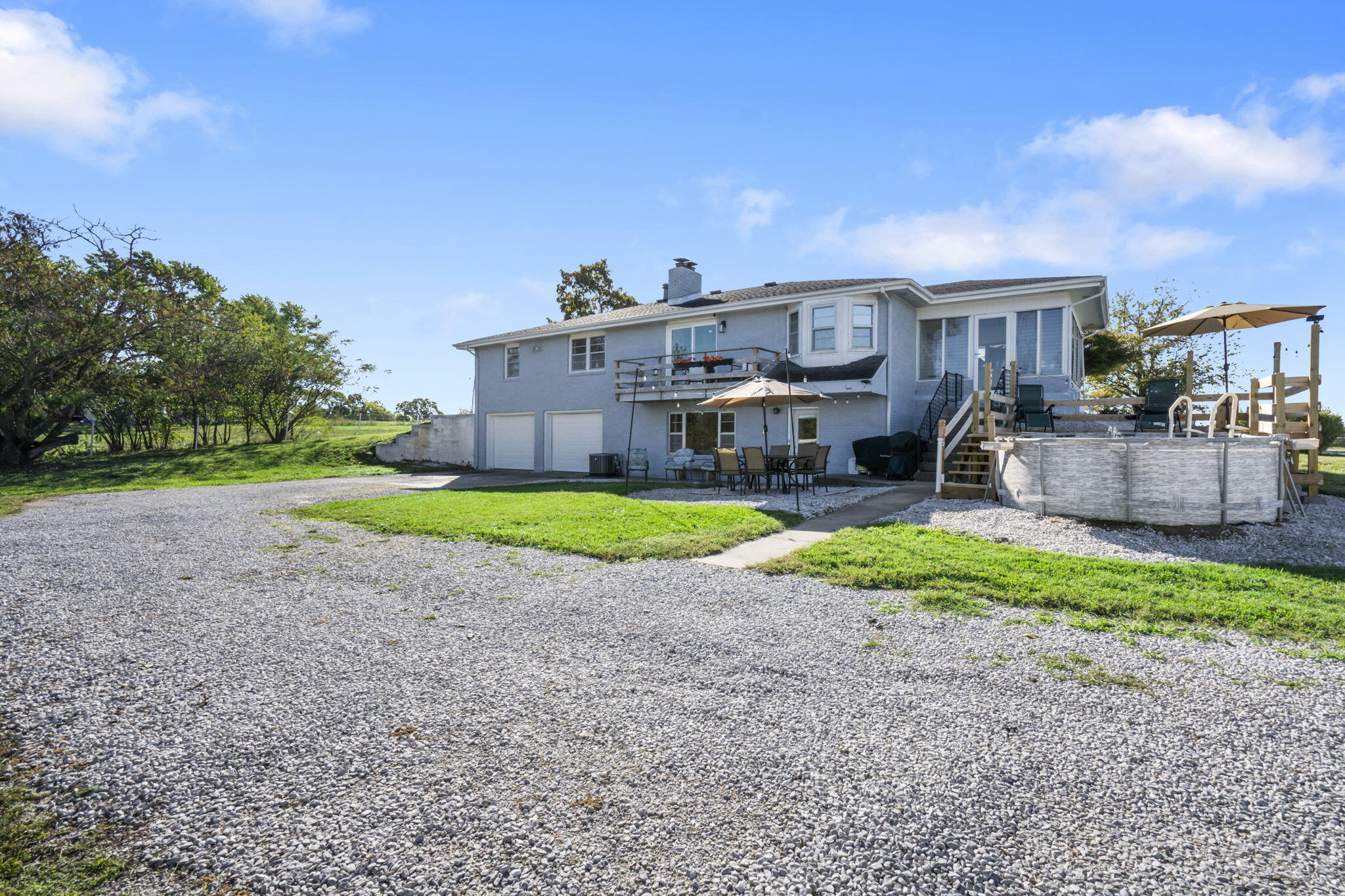 main property photo 40