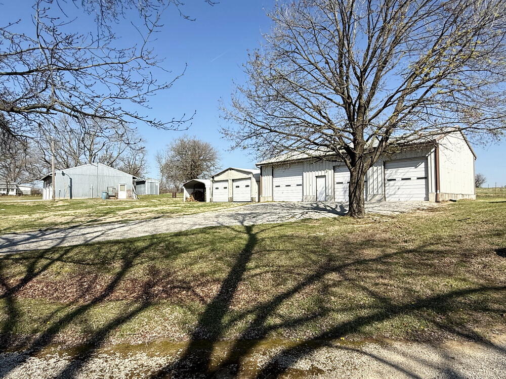 main property photo 39
