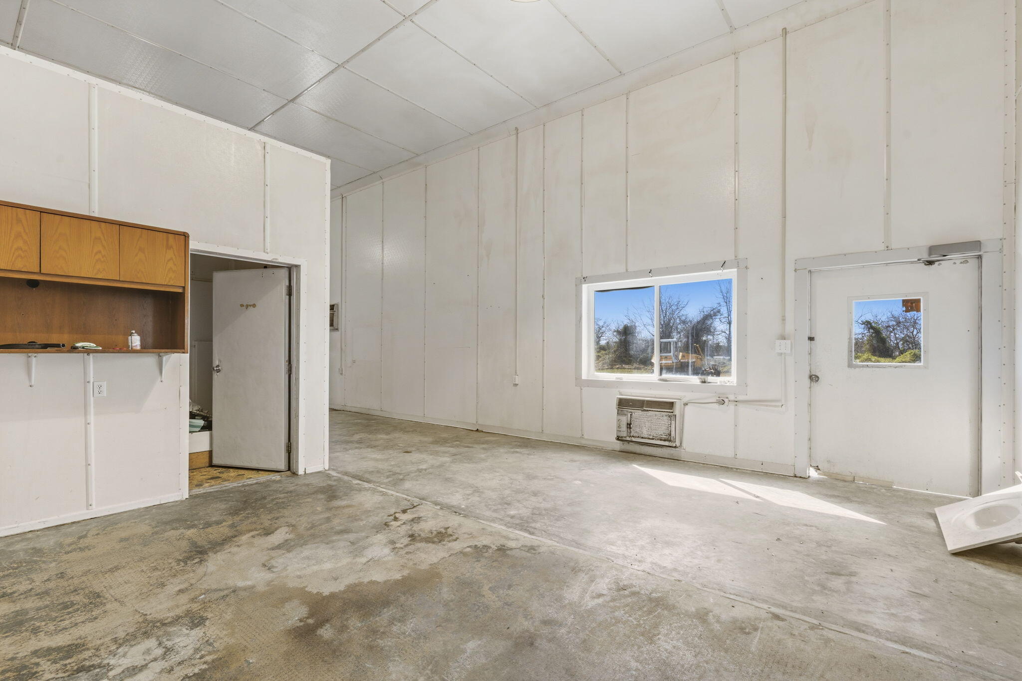 main property photo 12