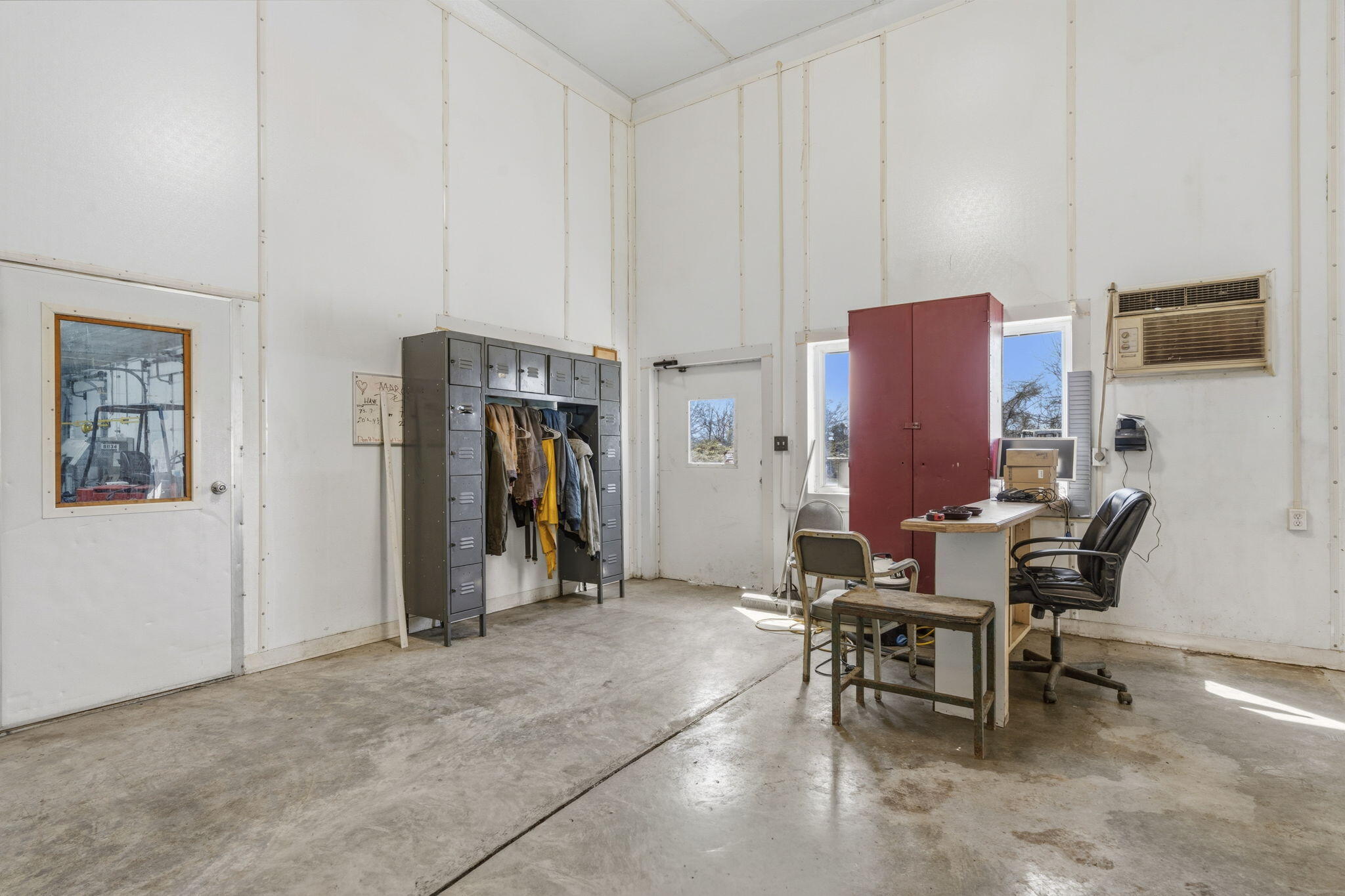 main property photo 8