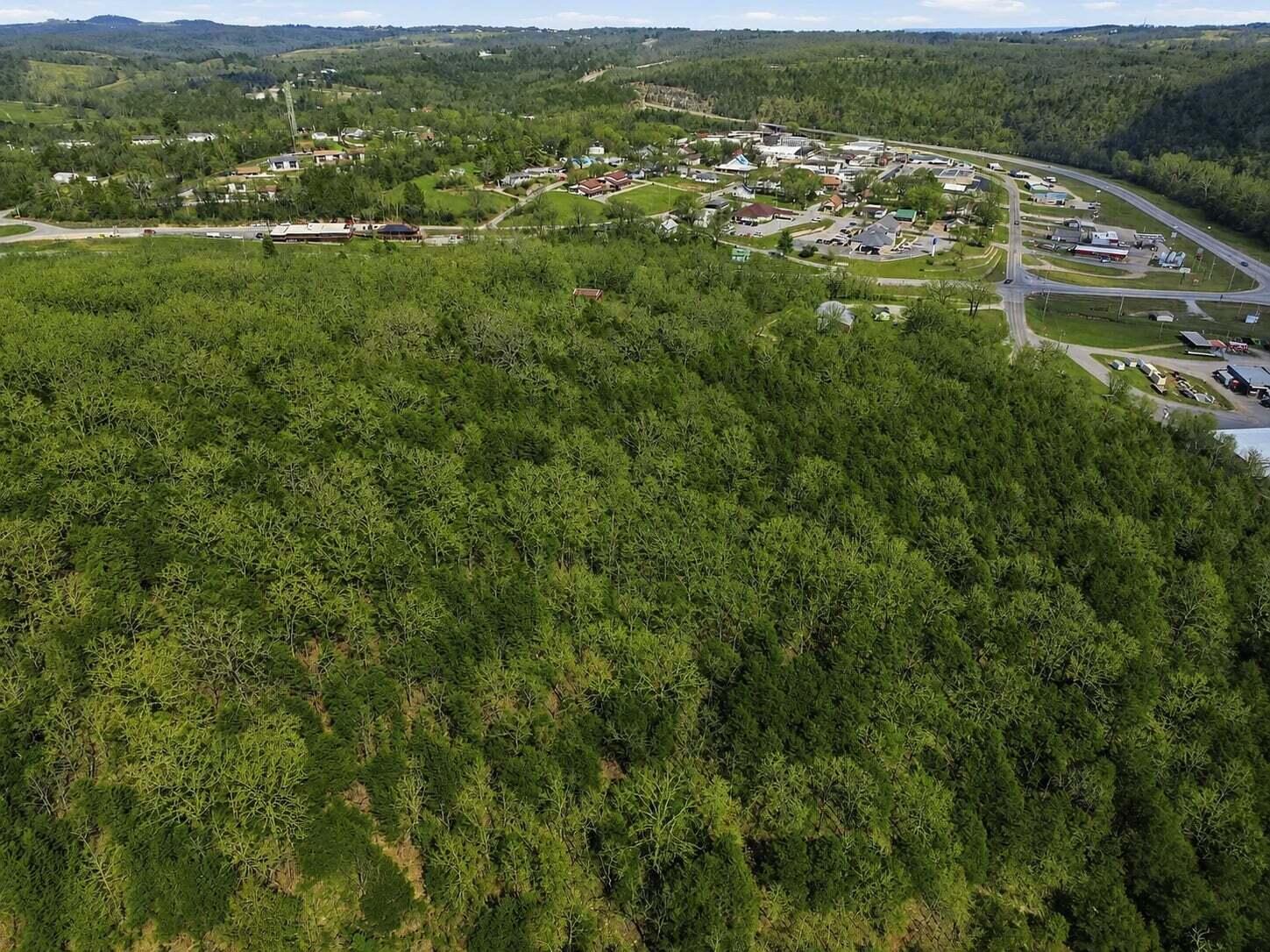 main property photo 13