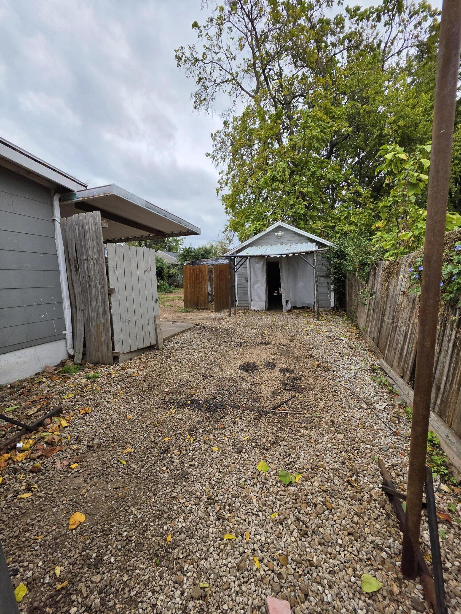 main property photo 11