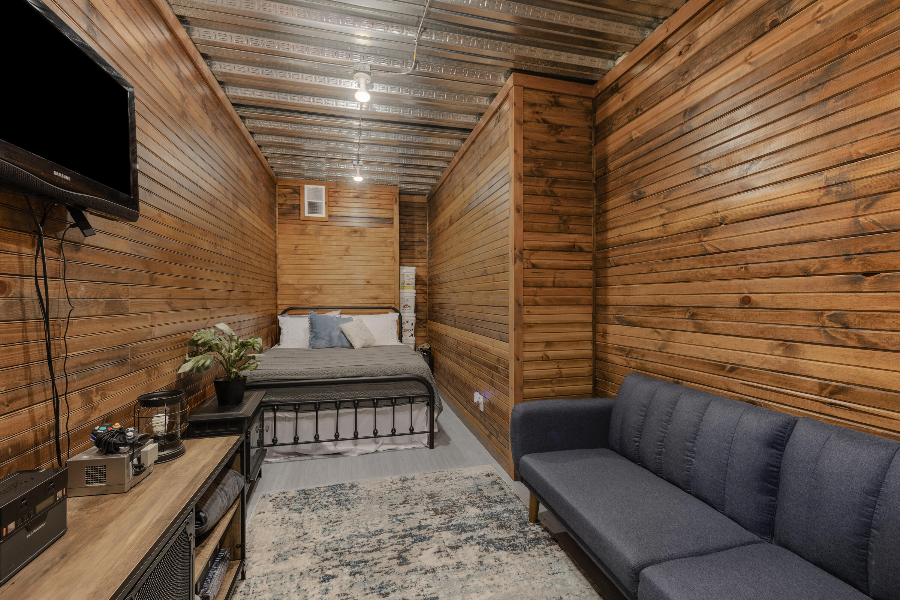 main property photo 76