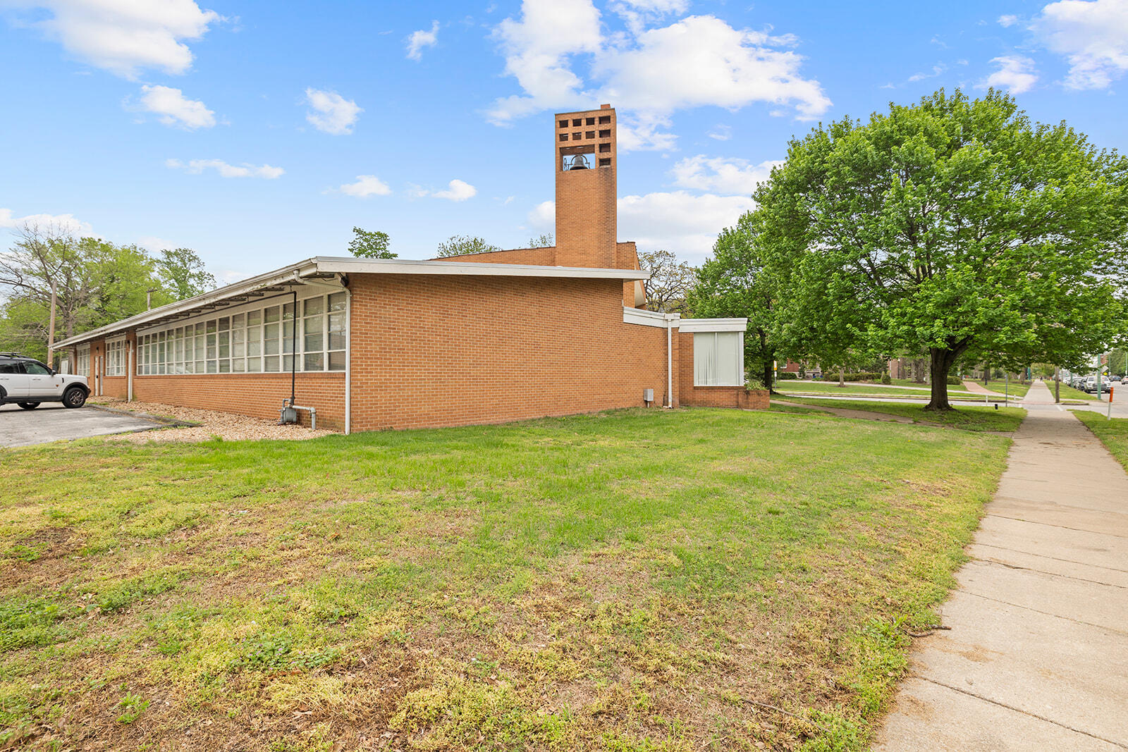 main property photo 30