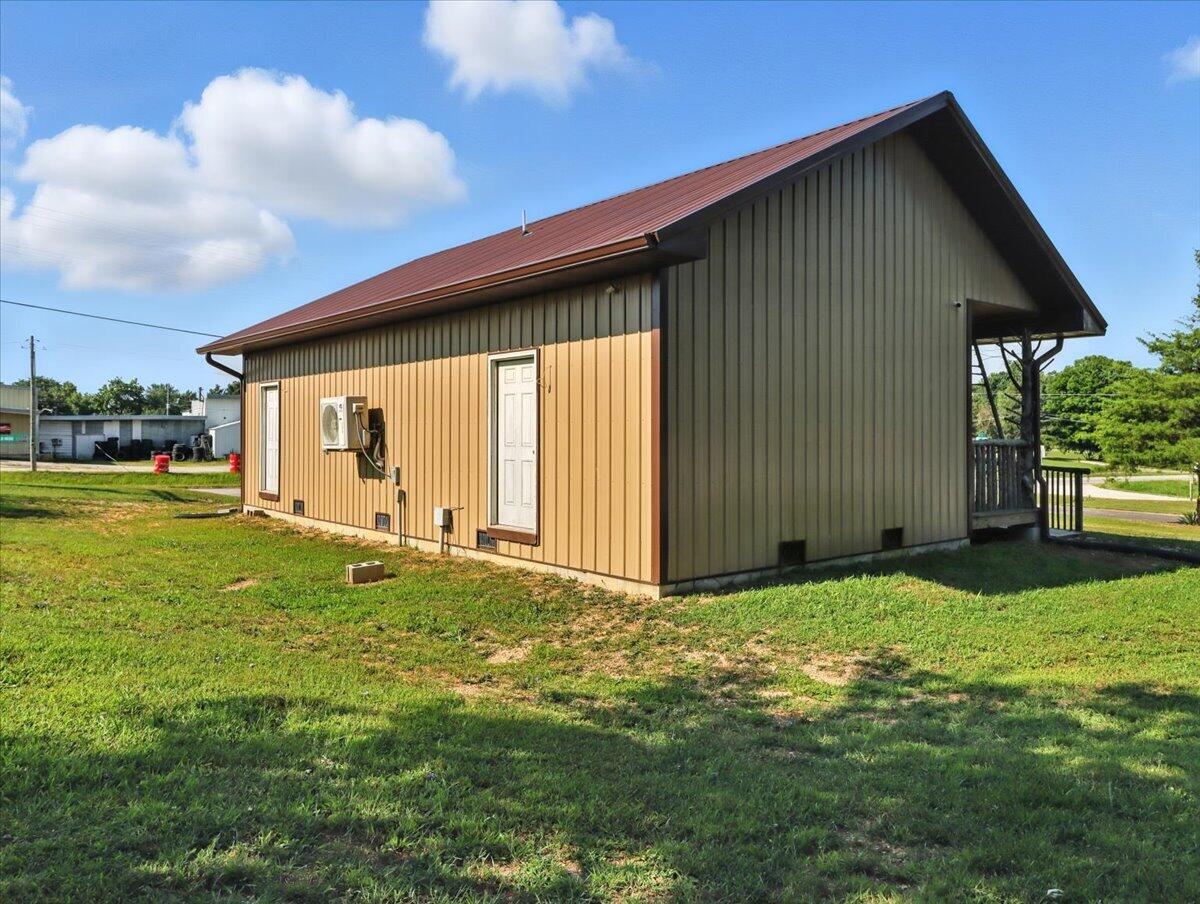 main property photo 13