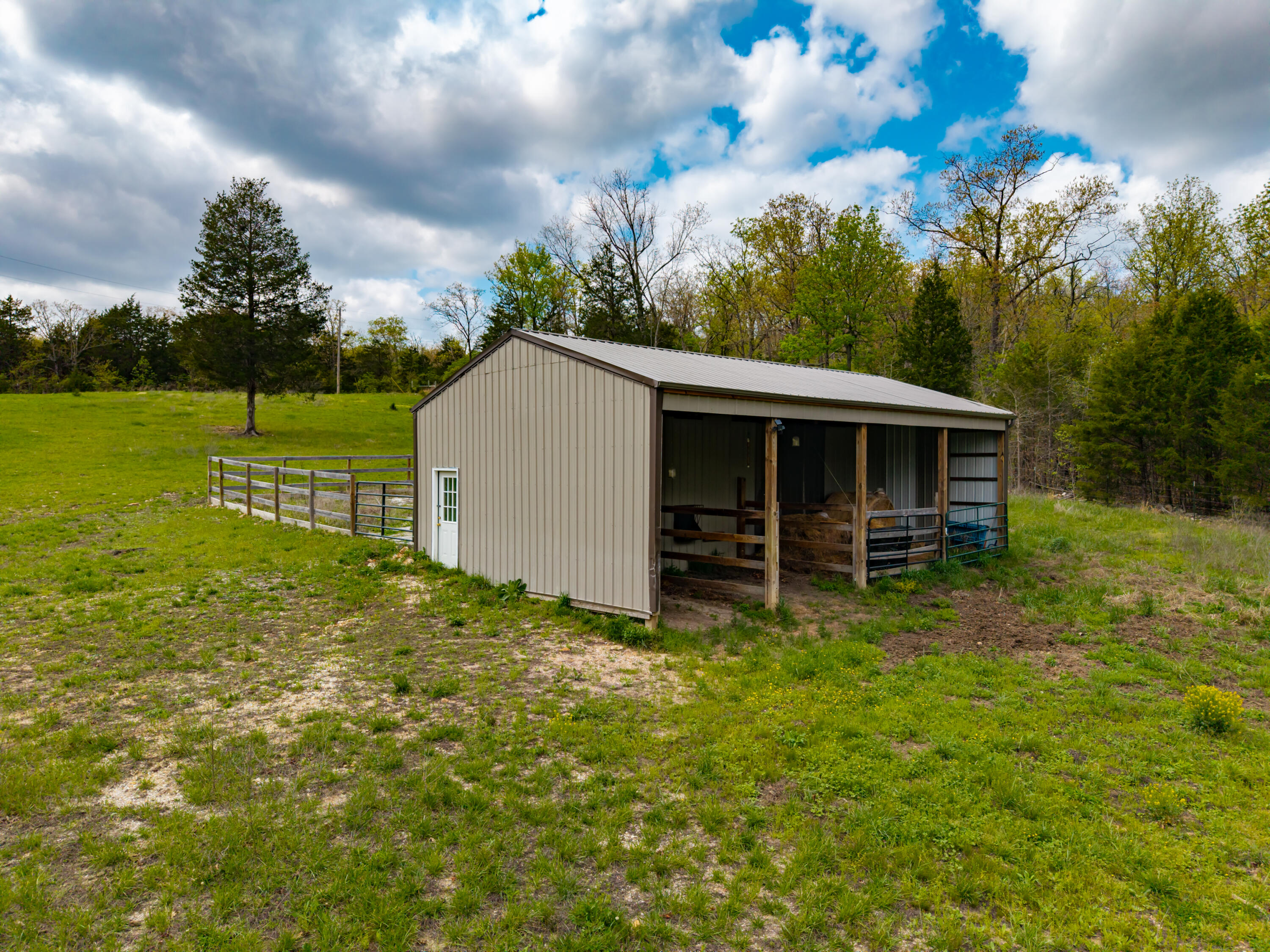 main property photo 16