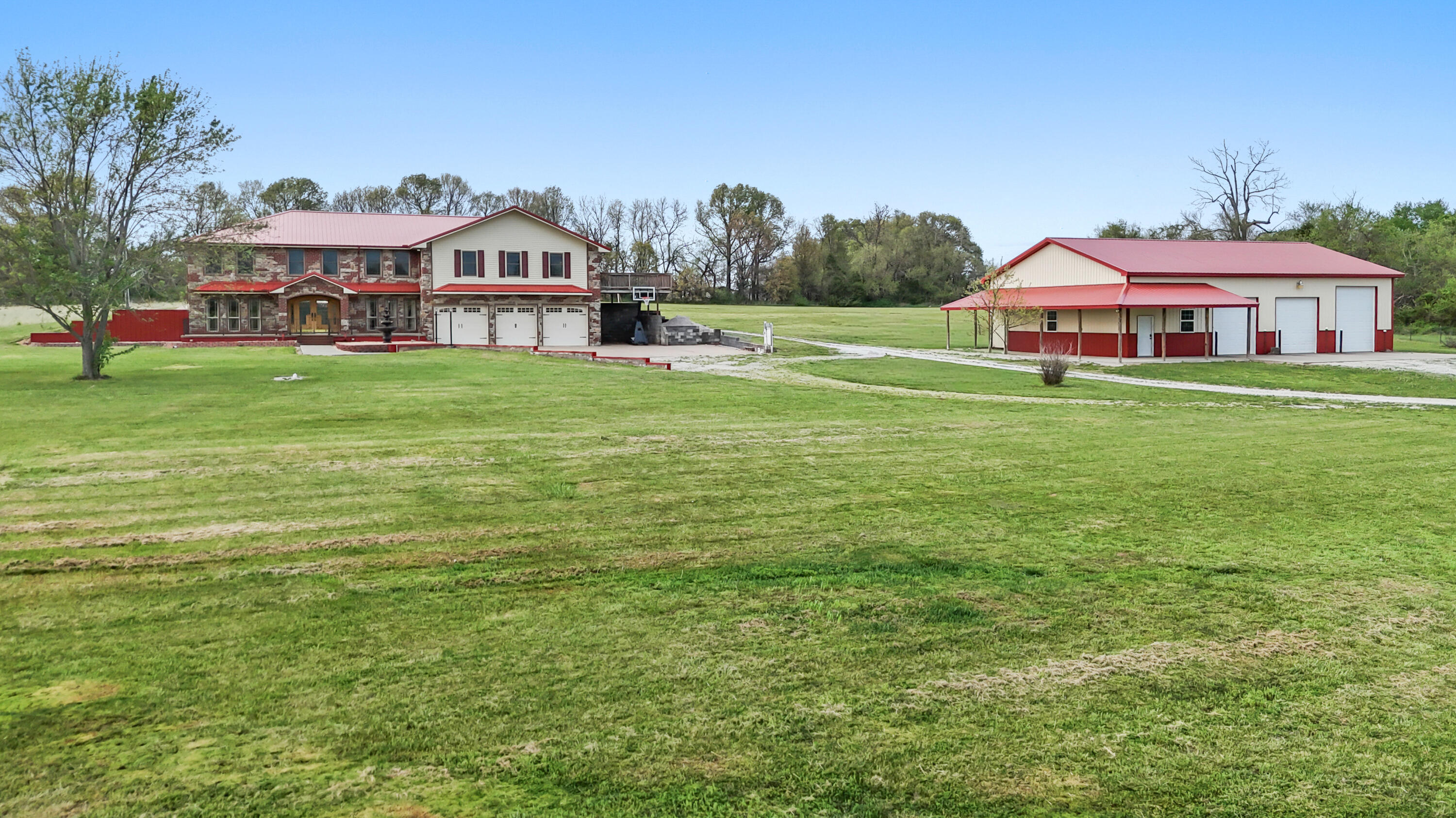 main property photo 8