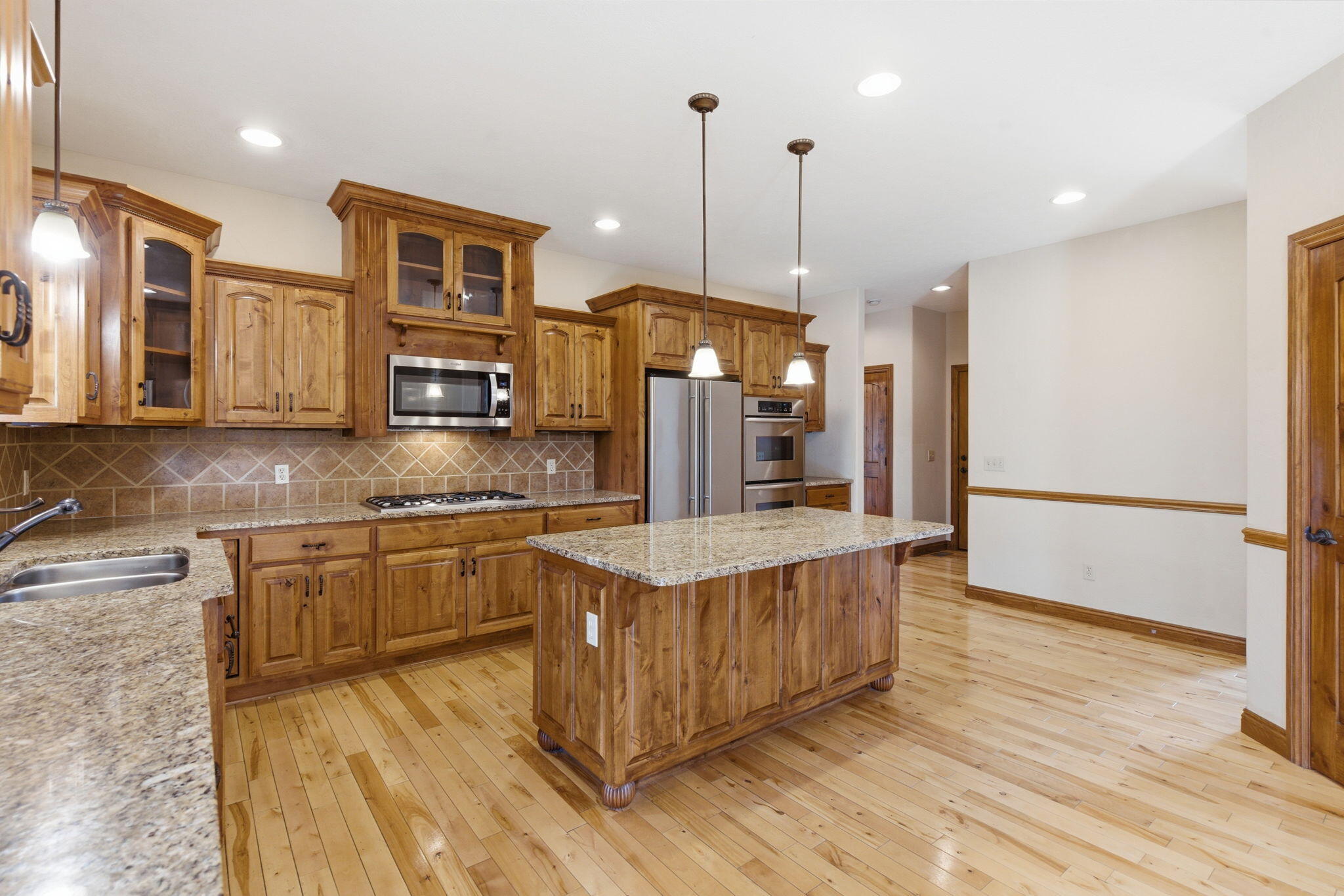 main property photo 11