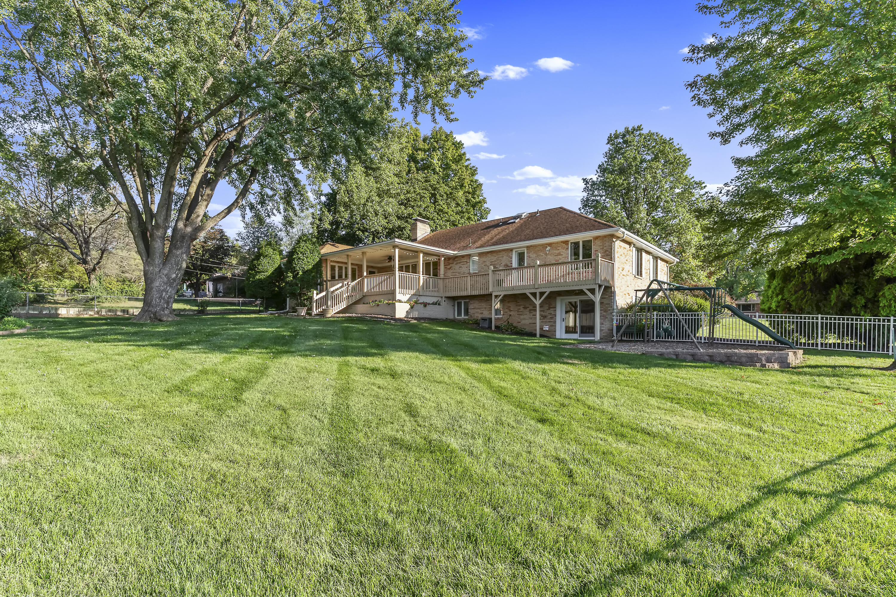main property photo 75