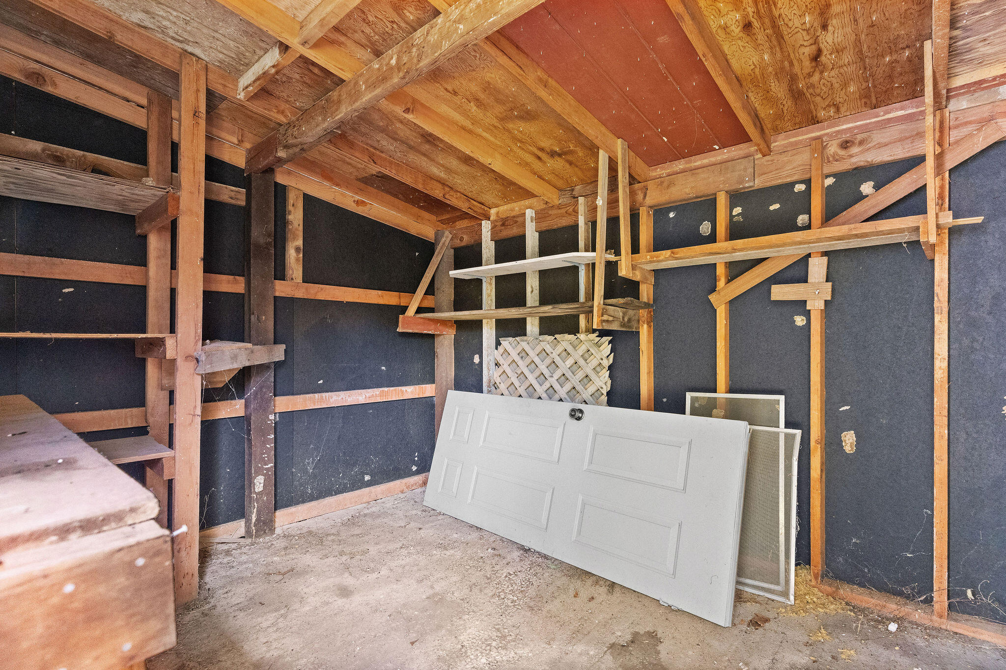 main property photo 30
