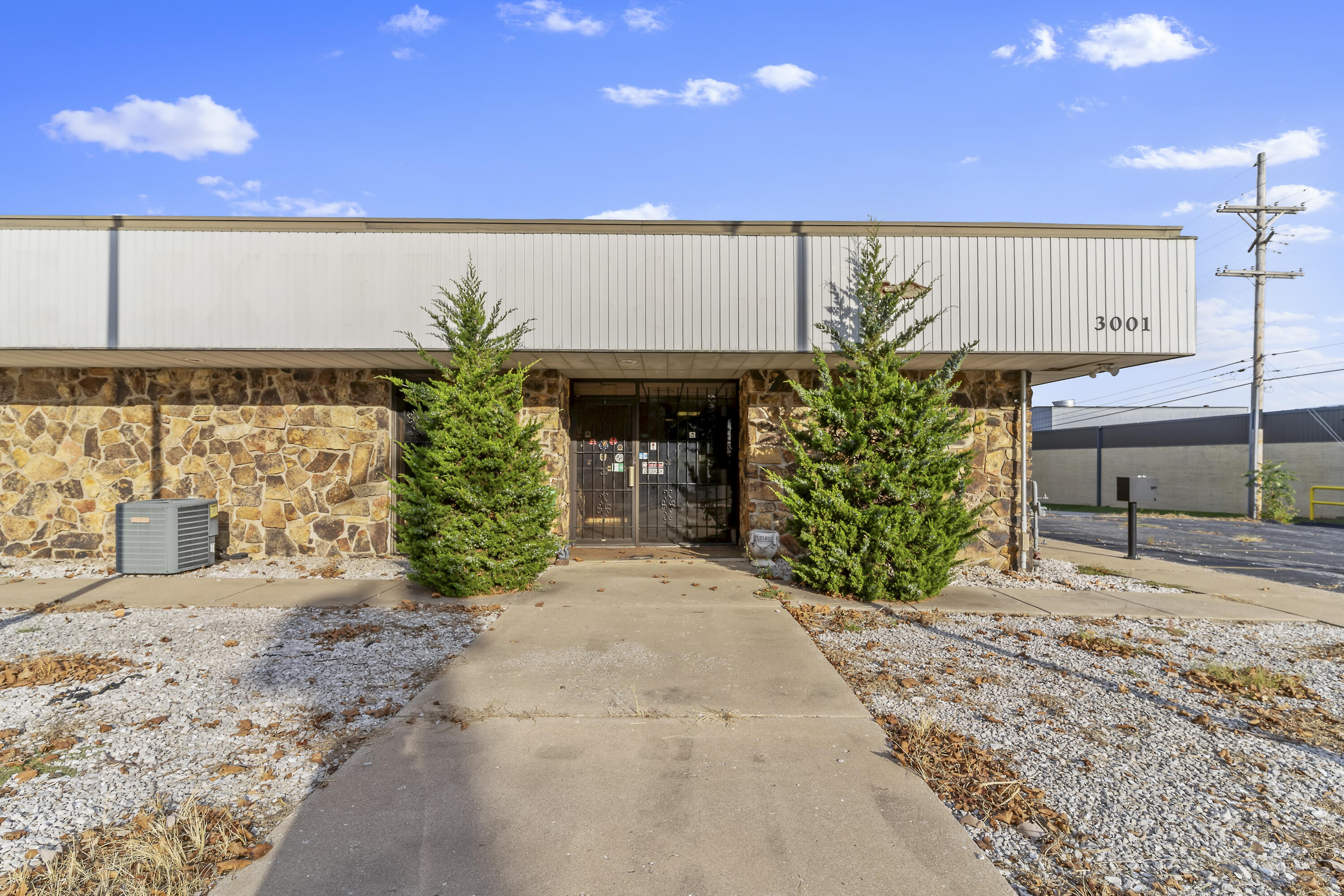 main property photo 16