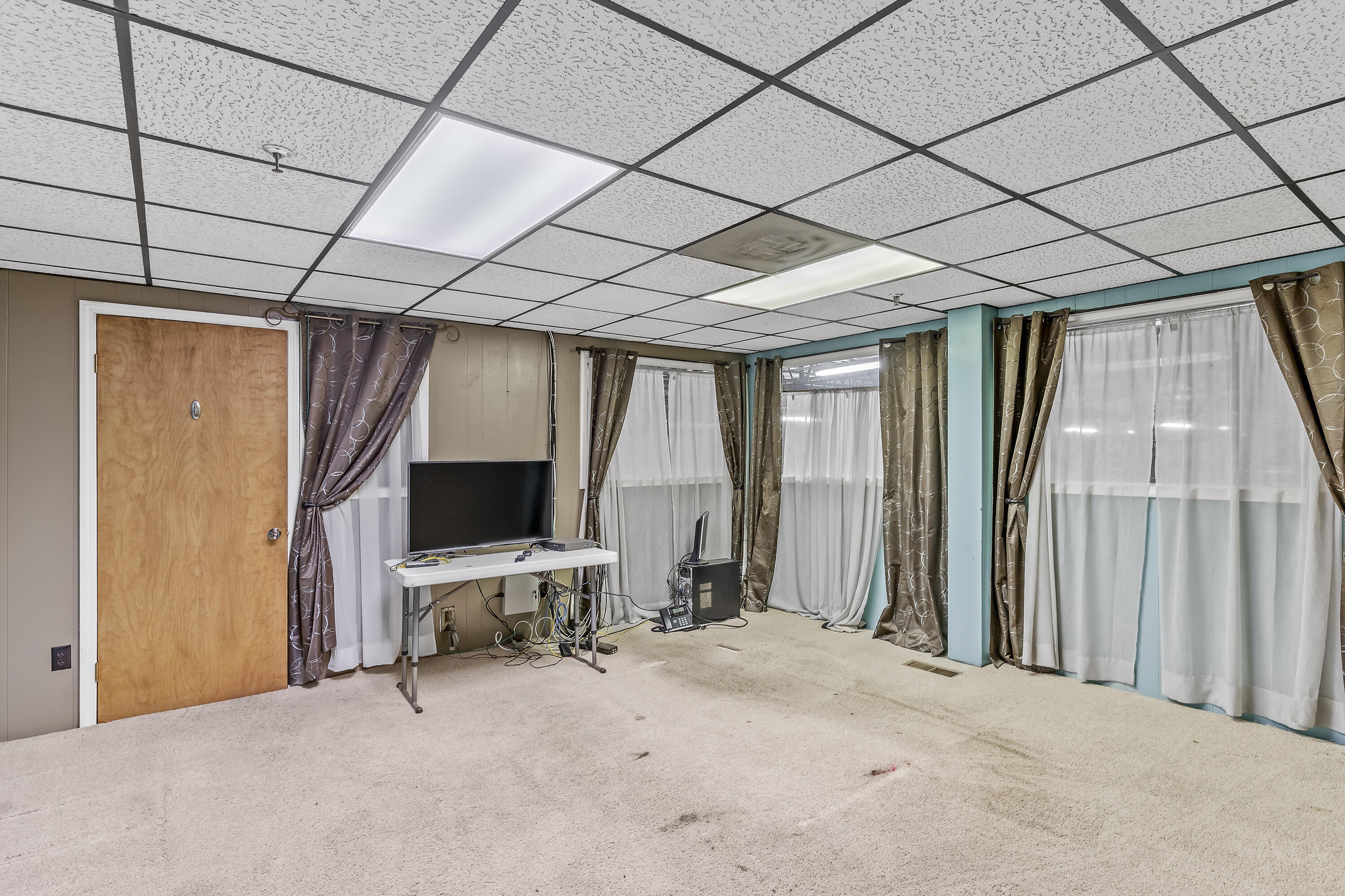 main property photo 29
