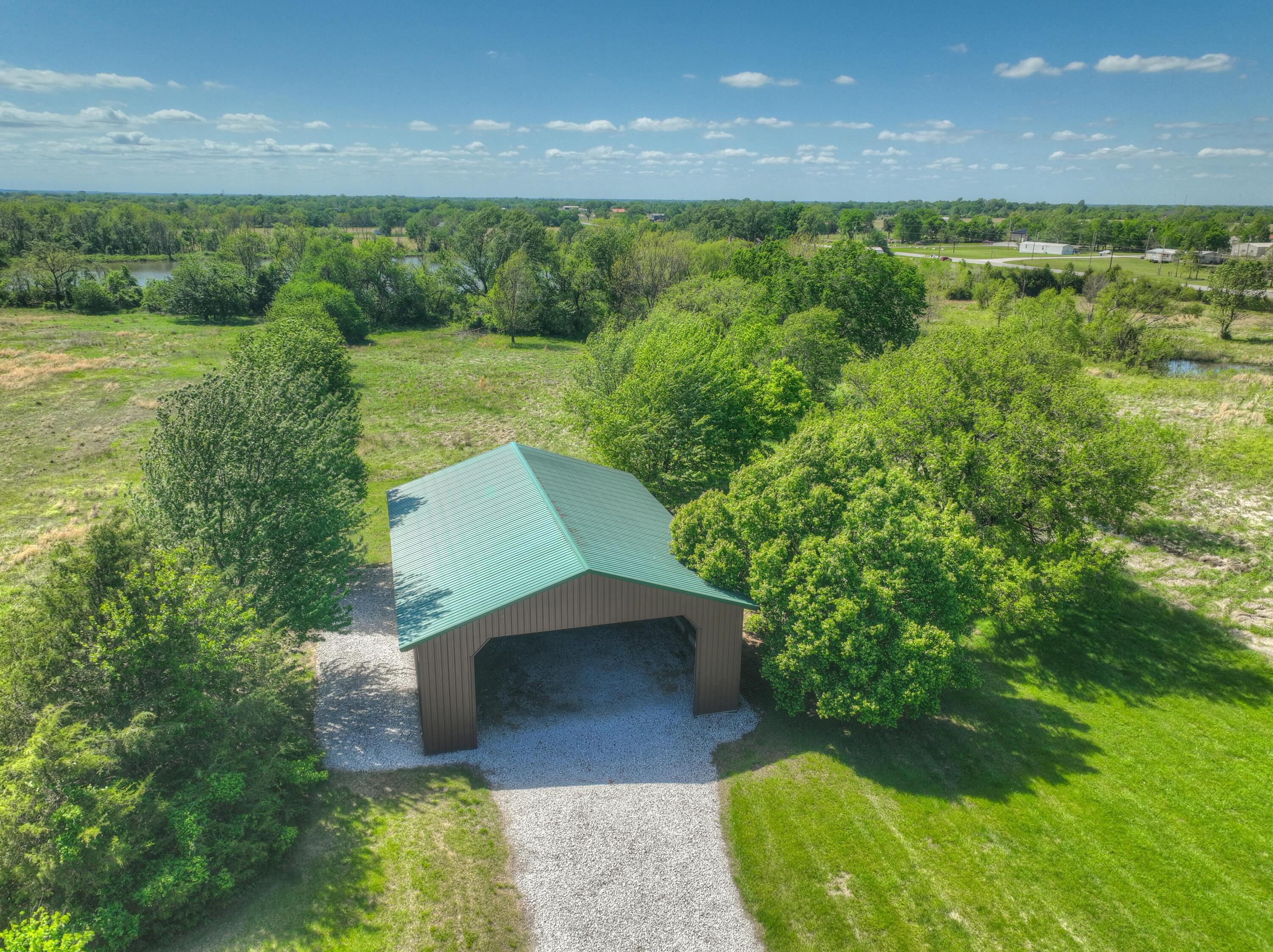 main property photo 13