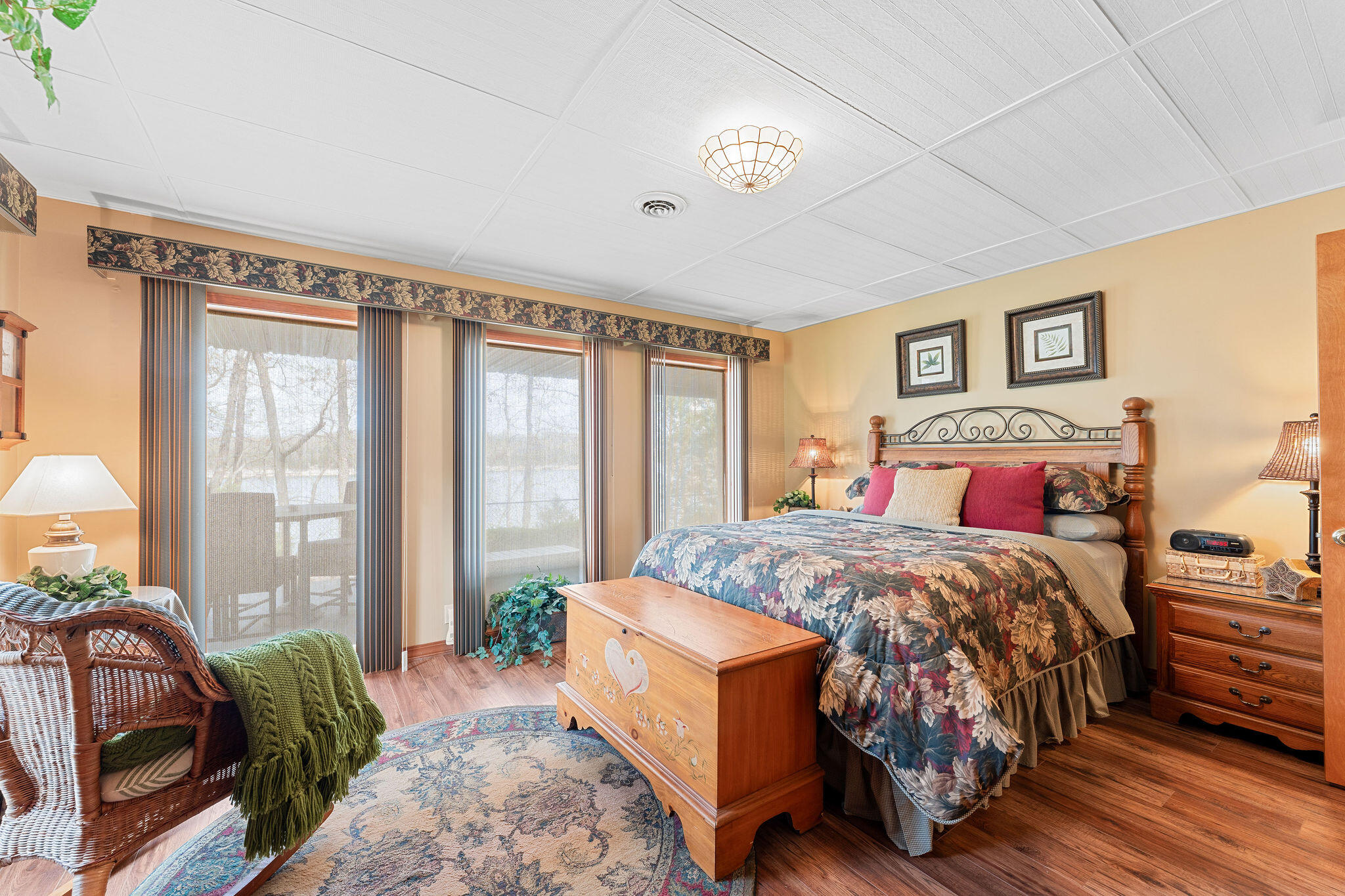 main property photo 41