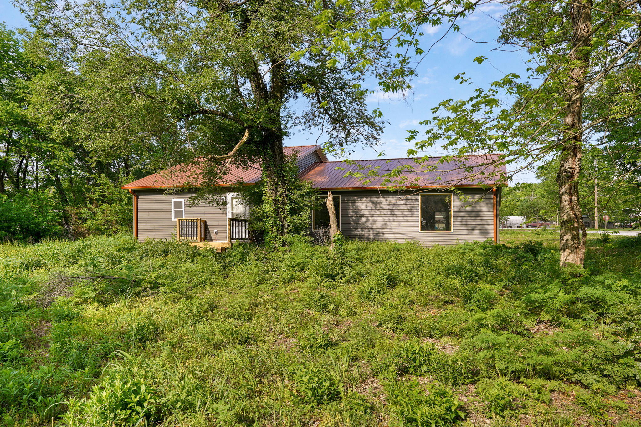 main property photo 28